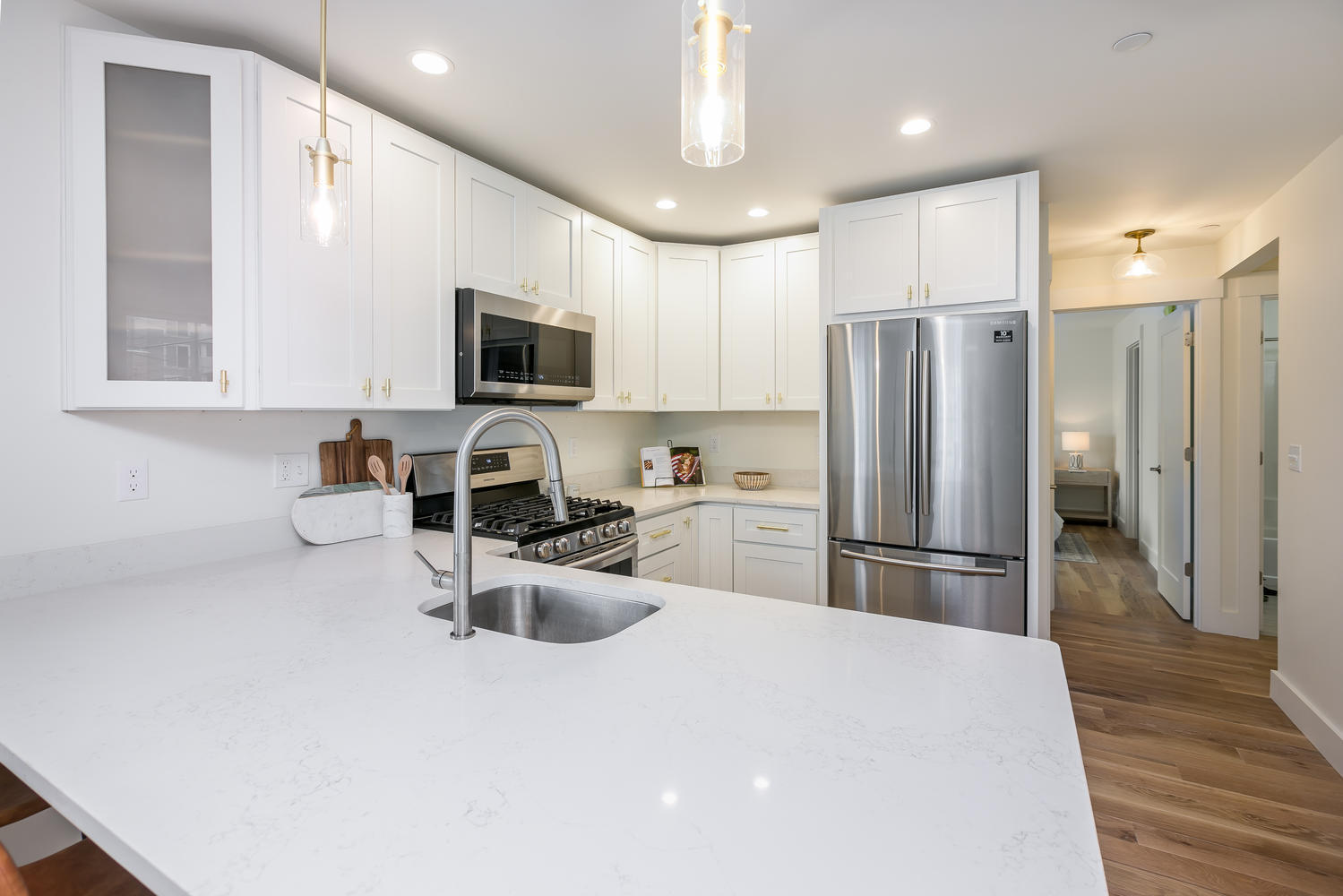 35 E Oxford Street, 2