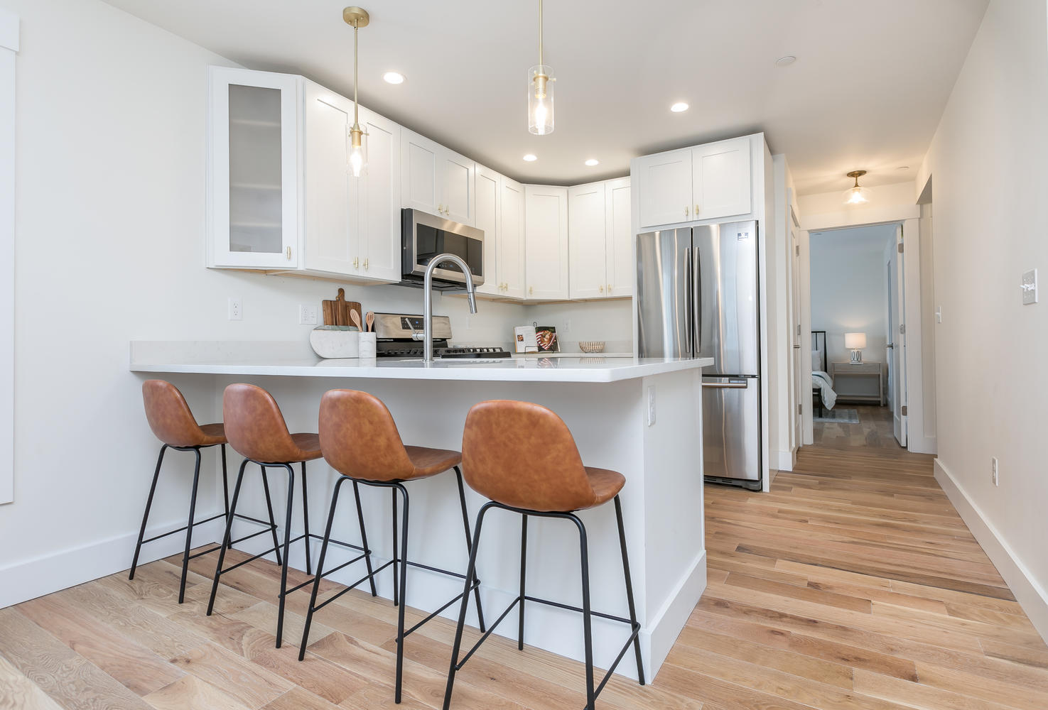 35 E Oxford Street, 2