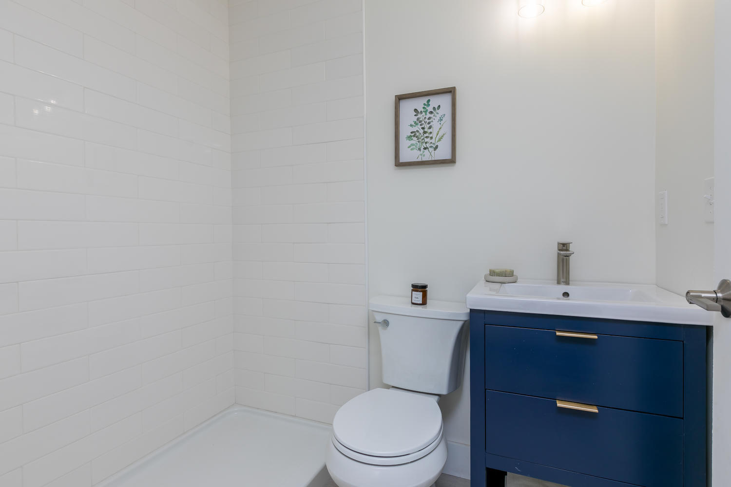 35 E Oxford Street, 2