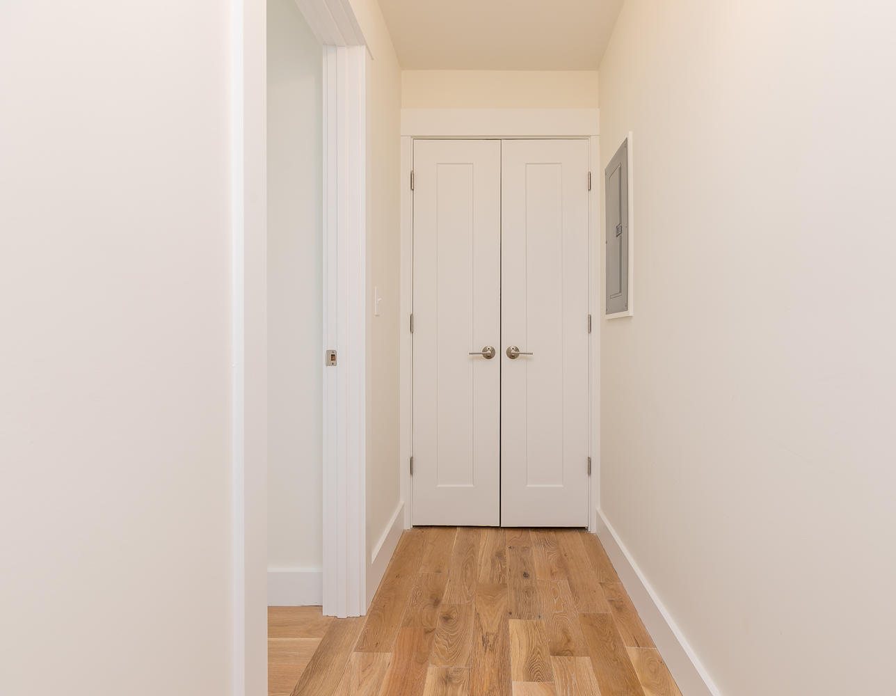 35 E Oxford Street, 2