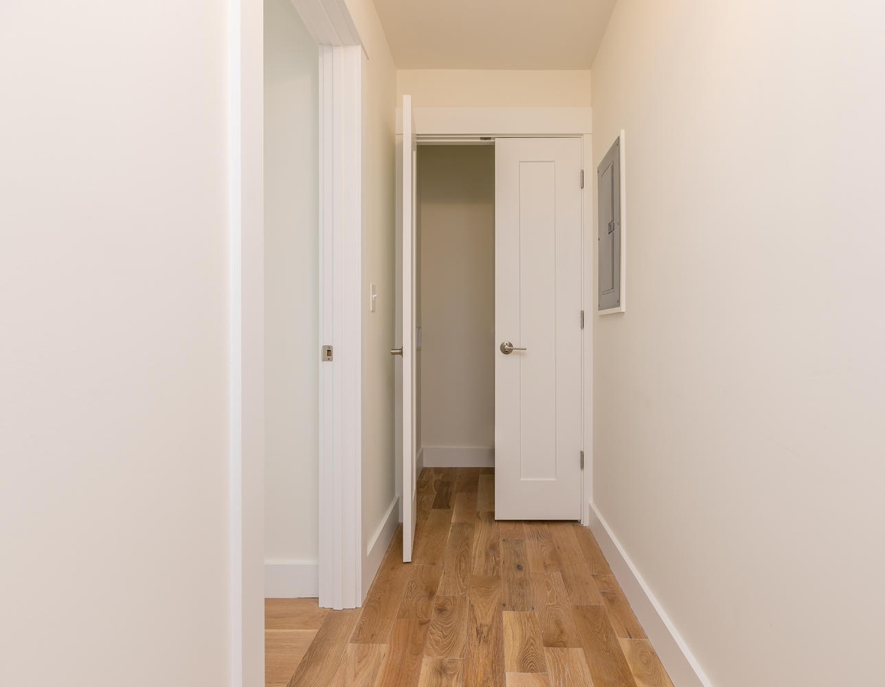 35 E Oxford Street, 2