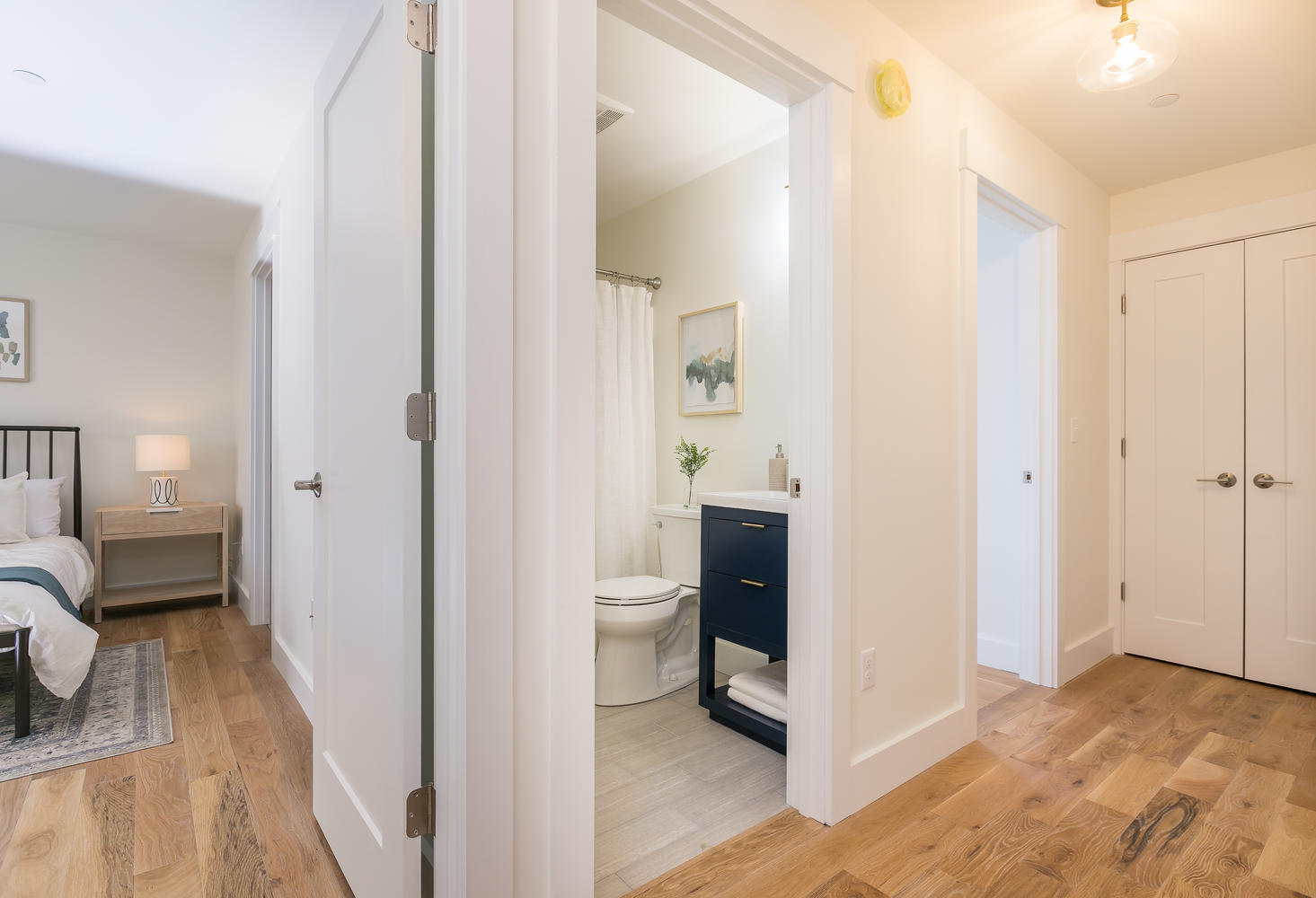 35 E Oxford Street, 2