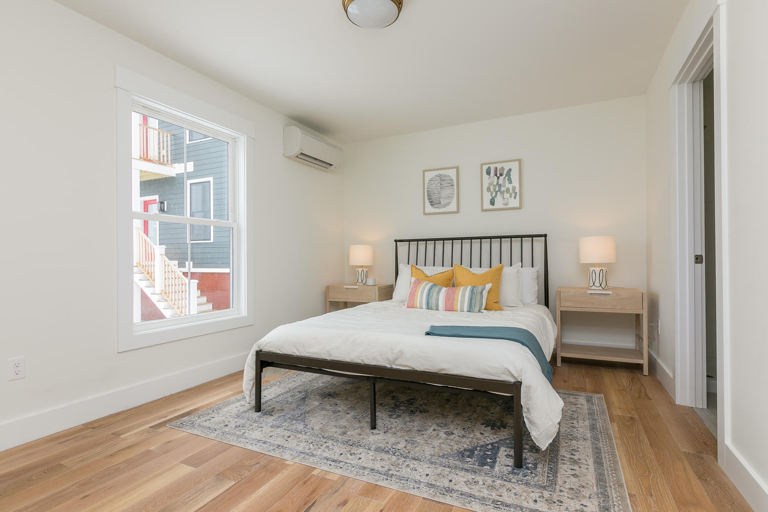 35 E Oxford Street, 2