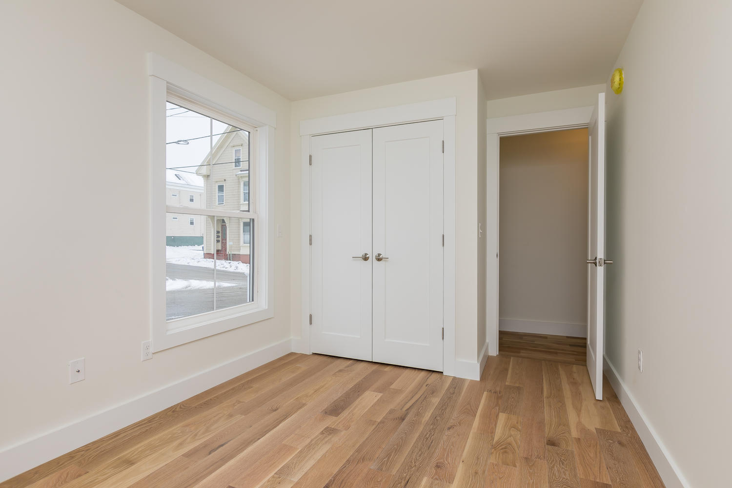 35 E Oxford Street, 2