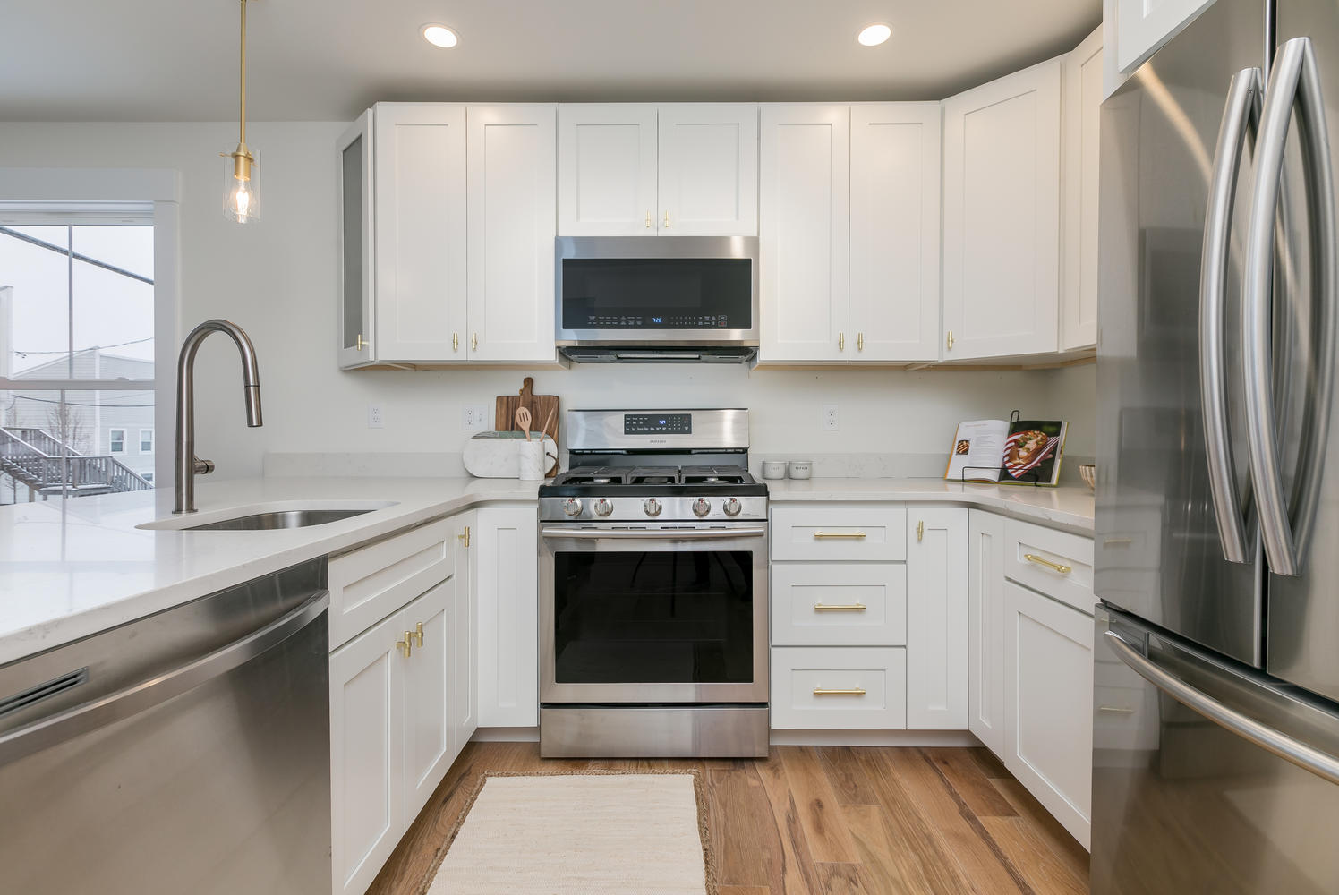 35 E Oxford Street, 2