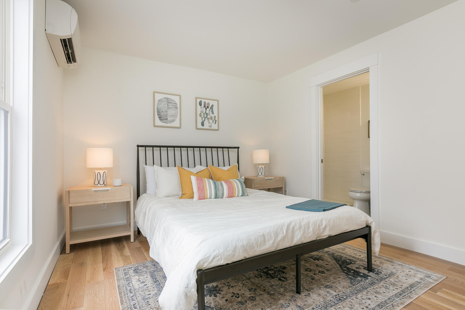 35 E Oxford Street, 2