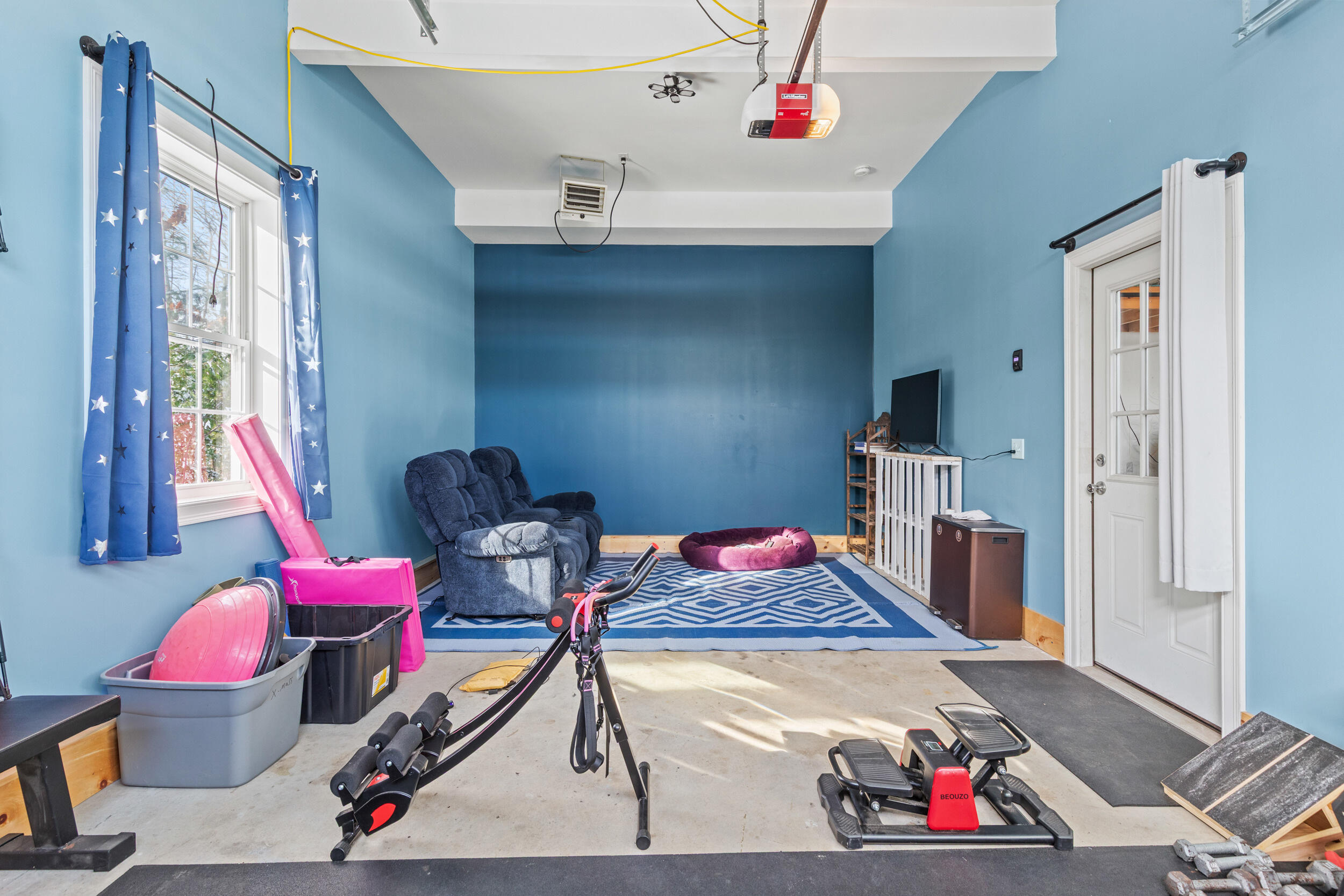 141 Thompson Road