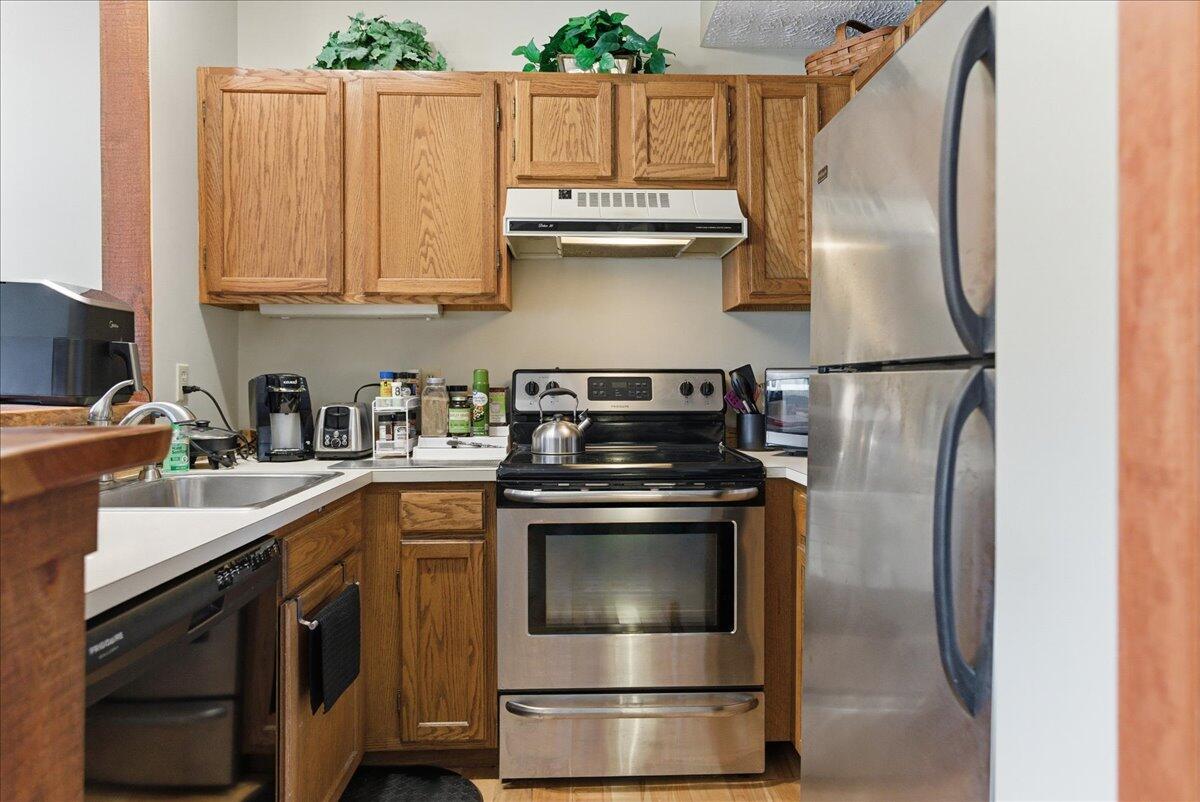 9 A Condo Lane A18
