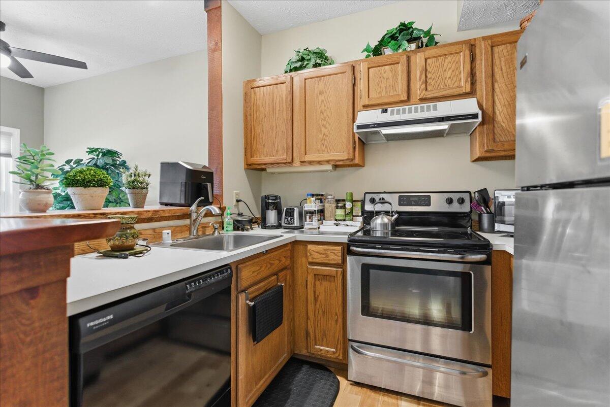 9 A Condo Lane A18