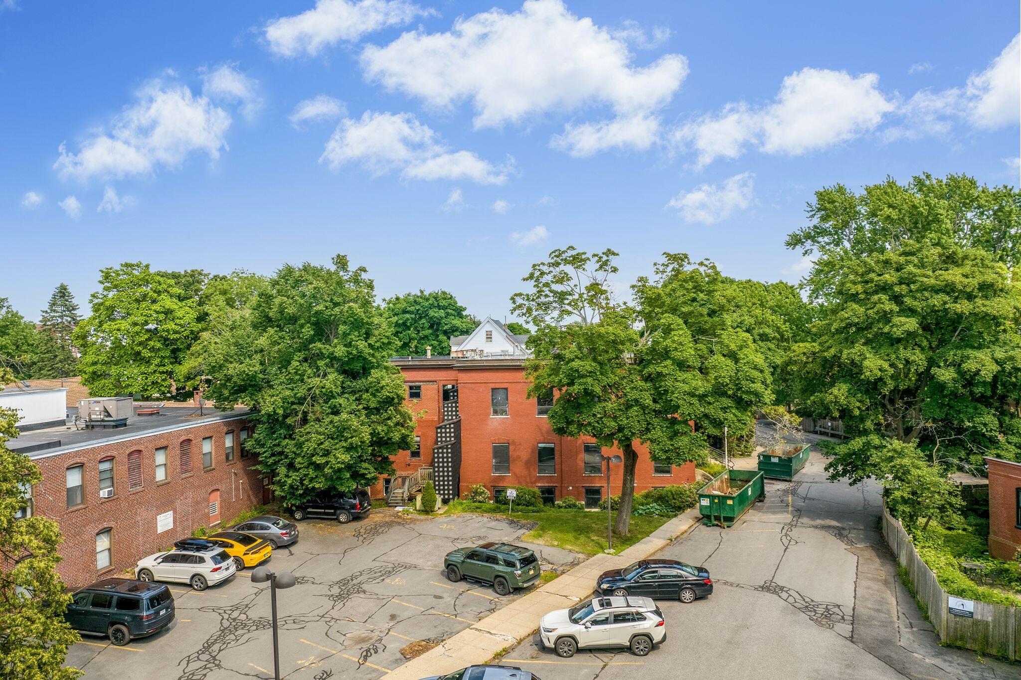 53 Carleton Street B