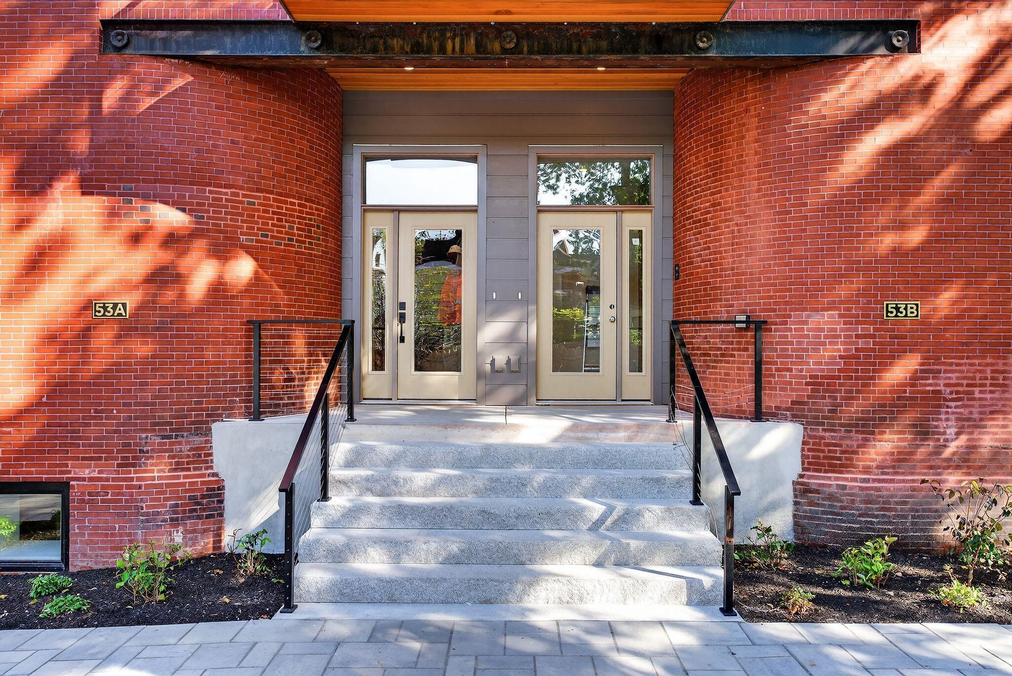 53 Carleton Street B