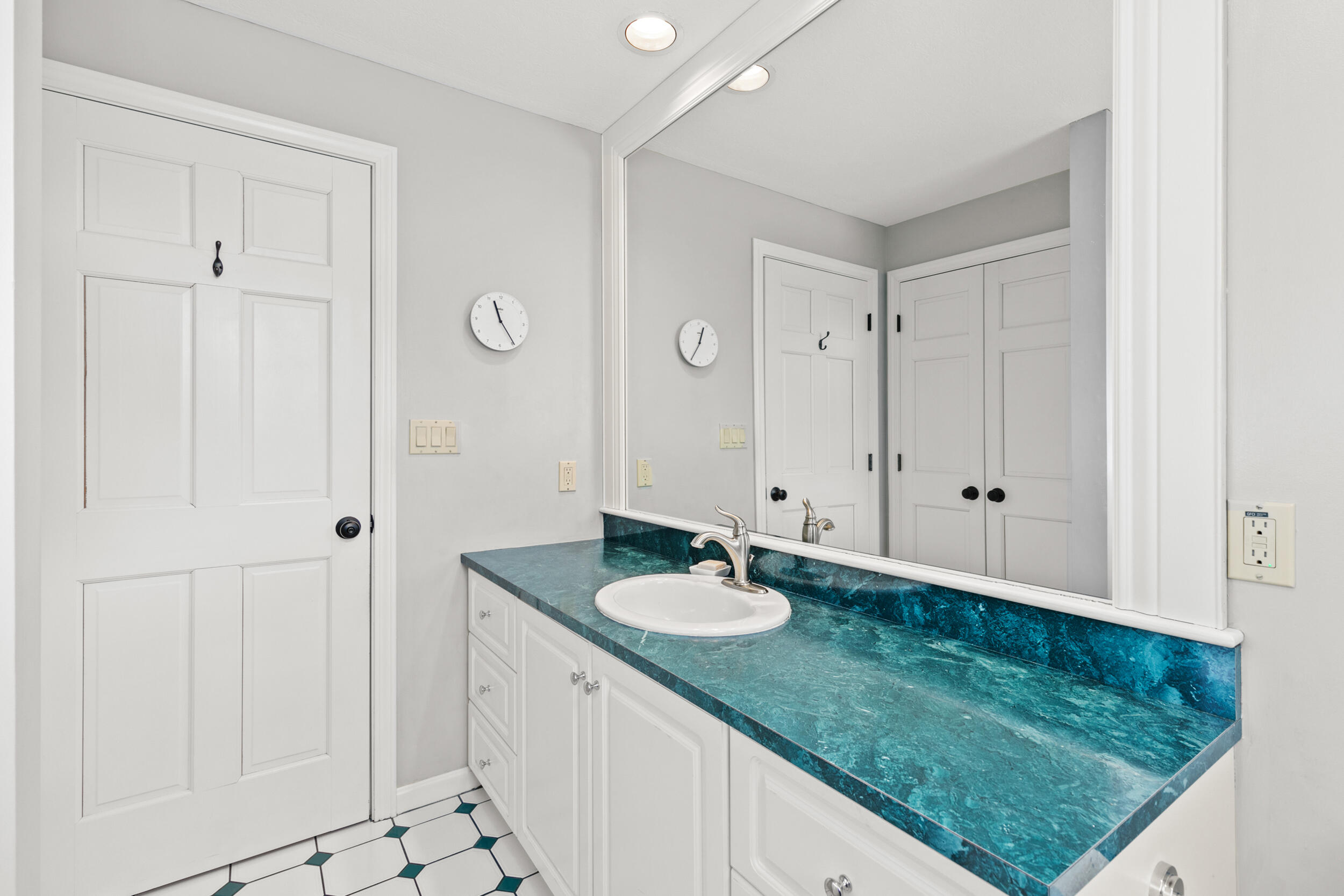 3 Evergreen Farms Road