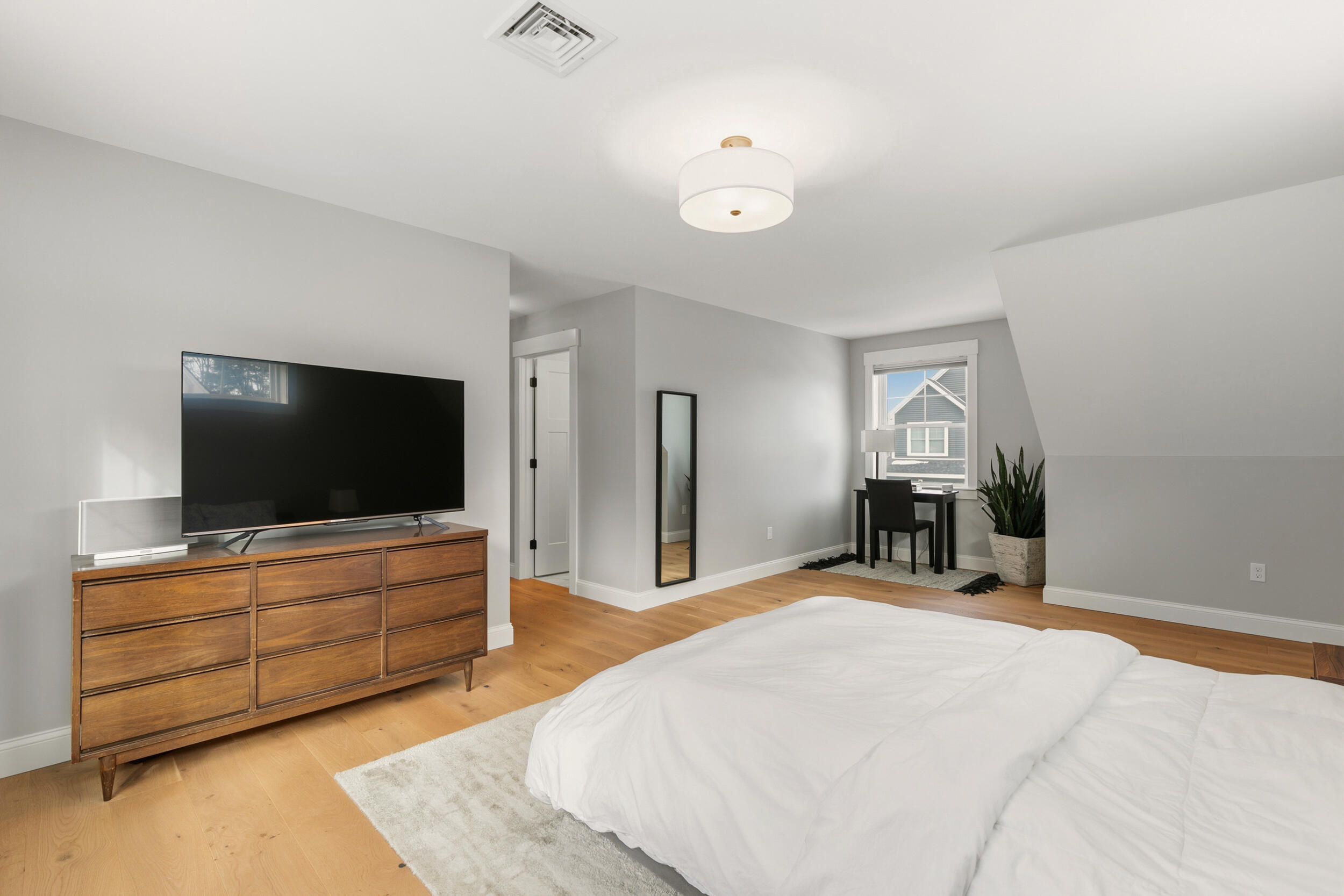 9 Cobblestone Street 55