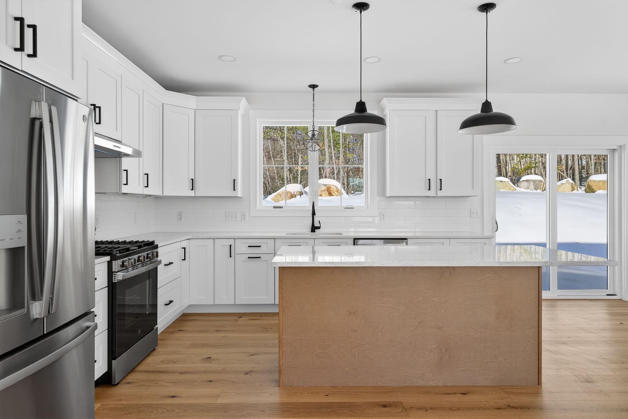 10 Aerie Drive
