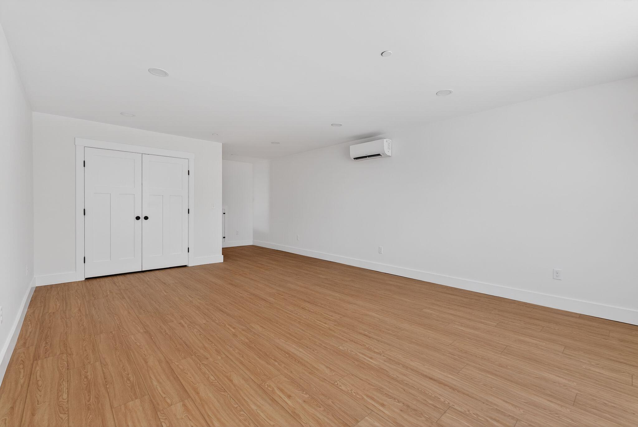 10 Aerie Drive
