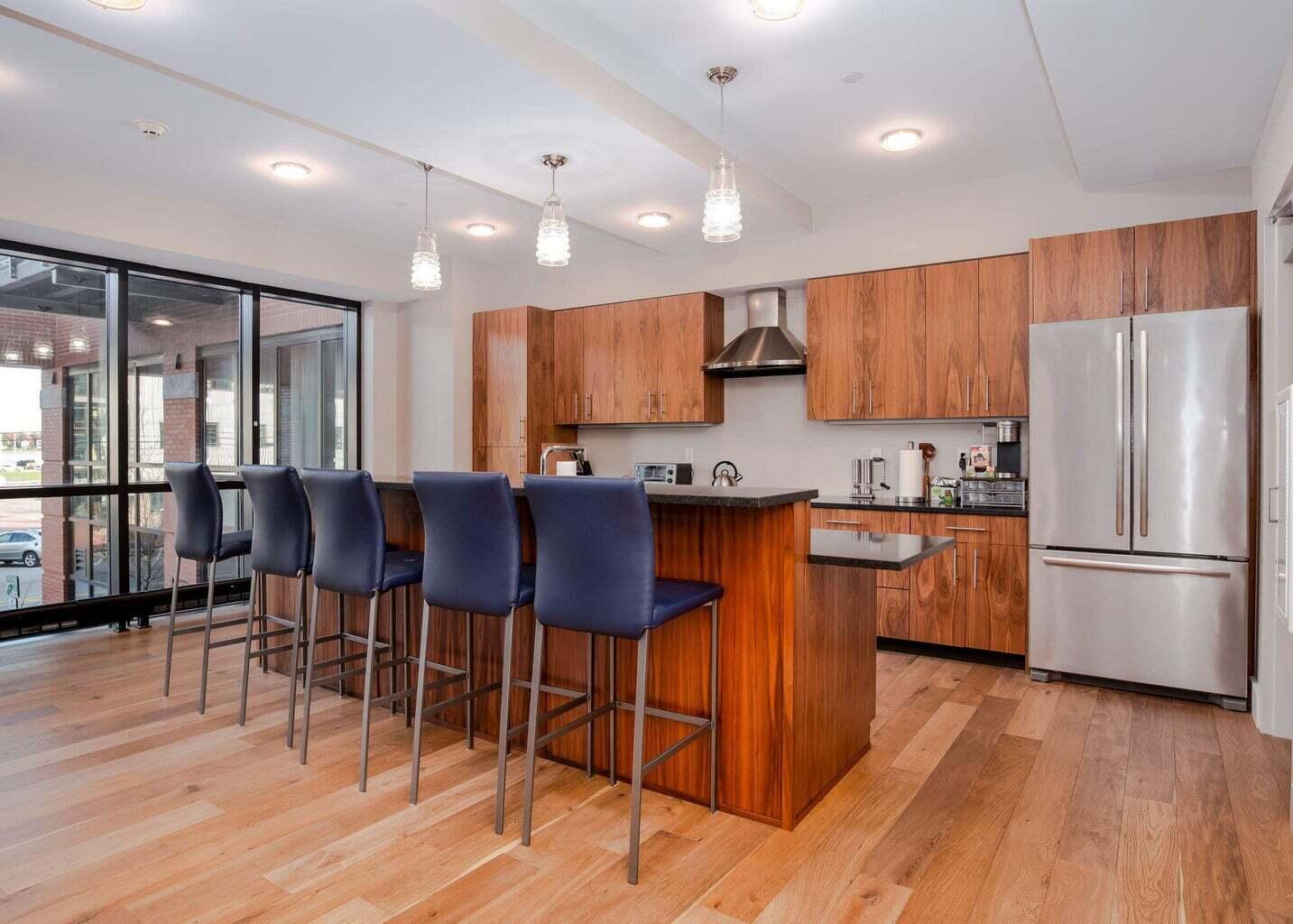 387 Commercial Street 322