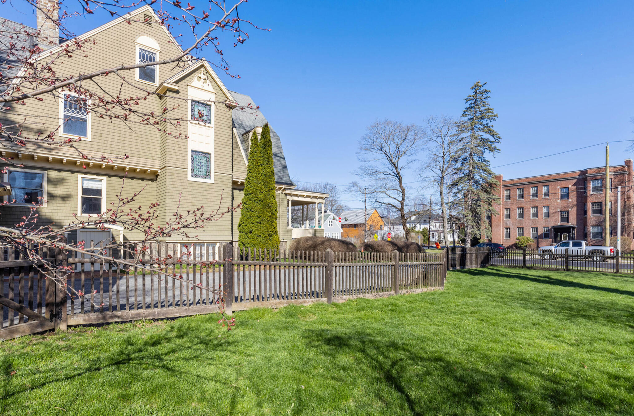 105 Noyes Street