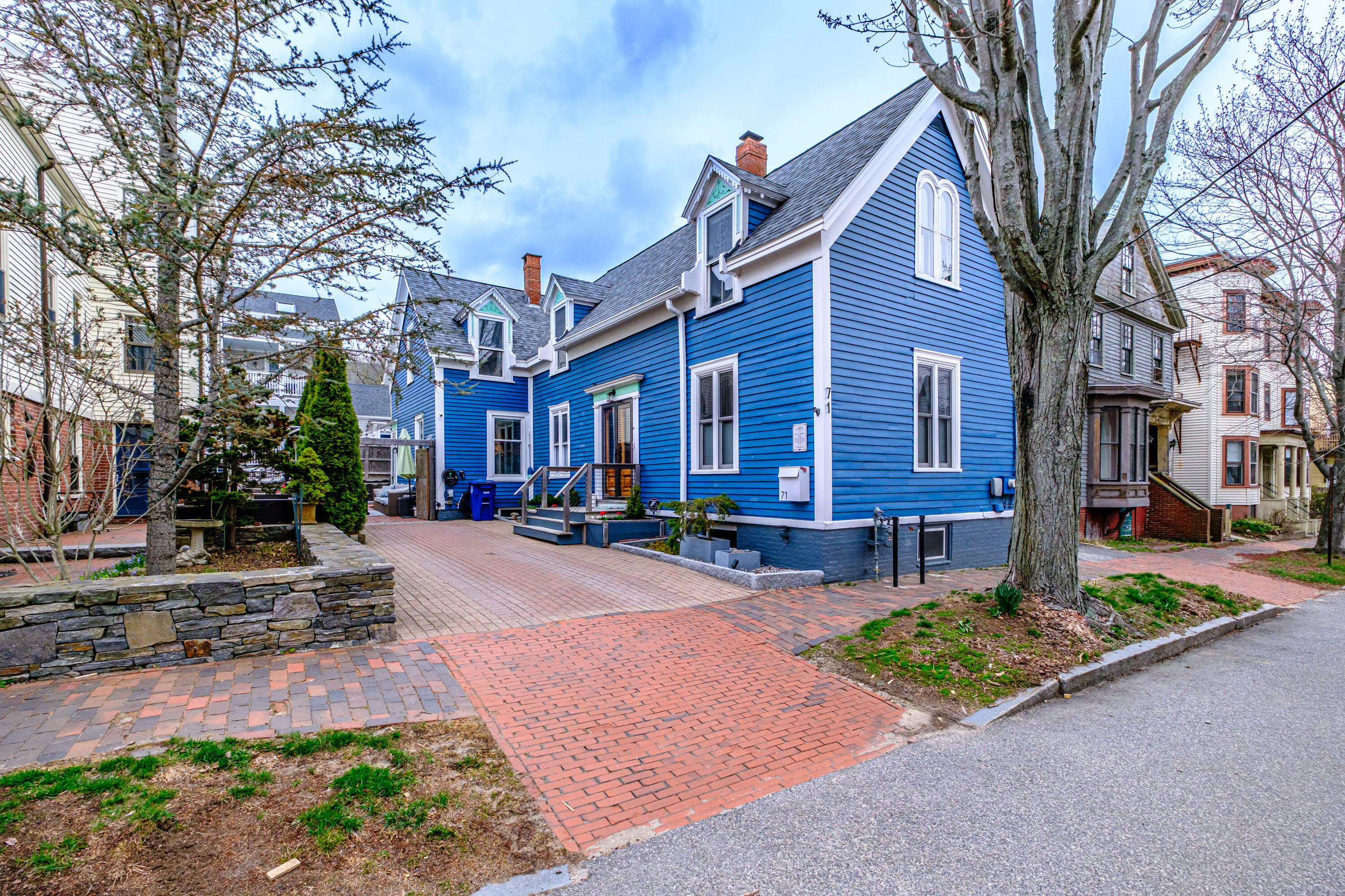 71 Gray Street