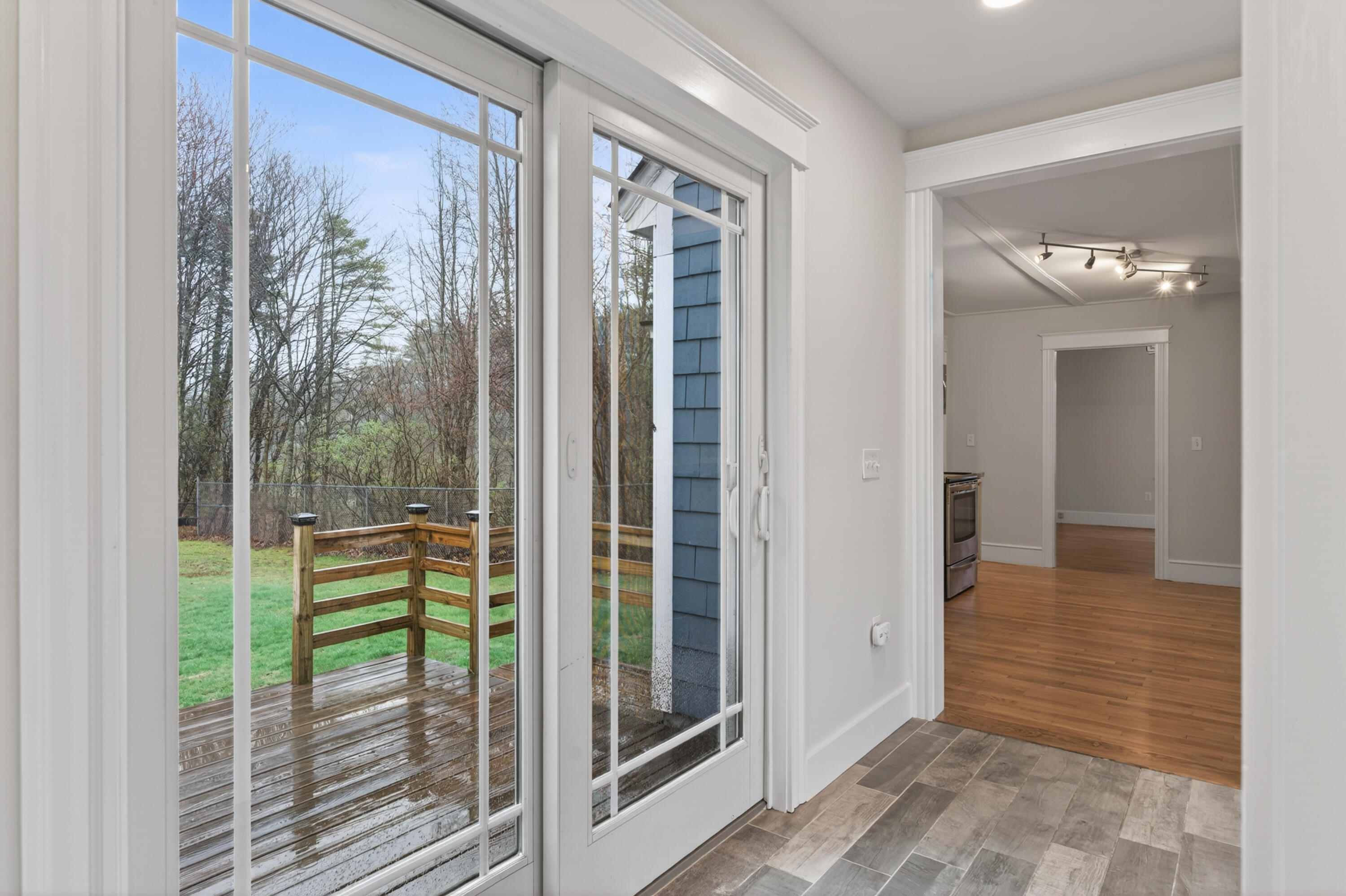 275 Middle Road
