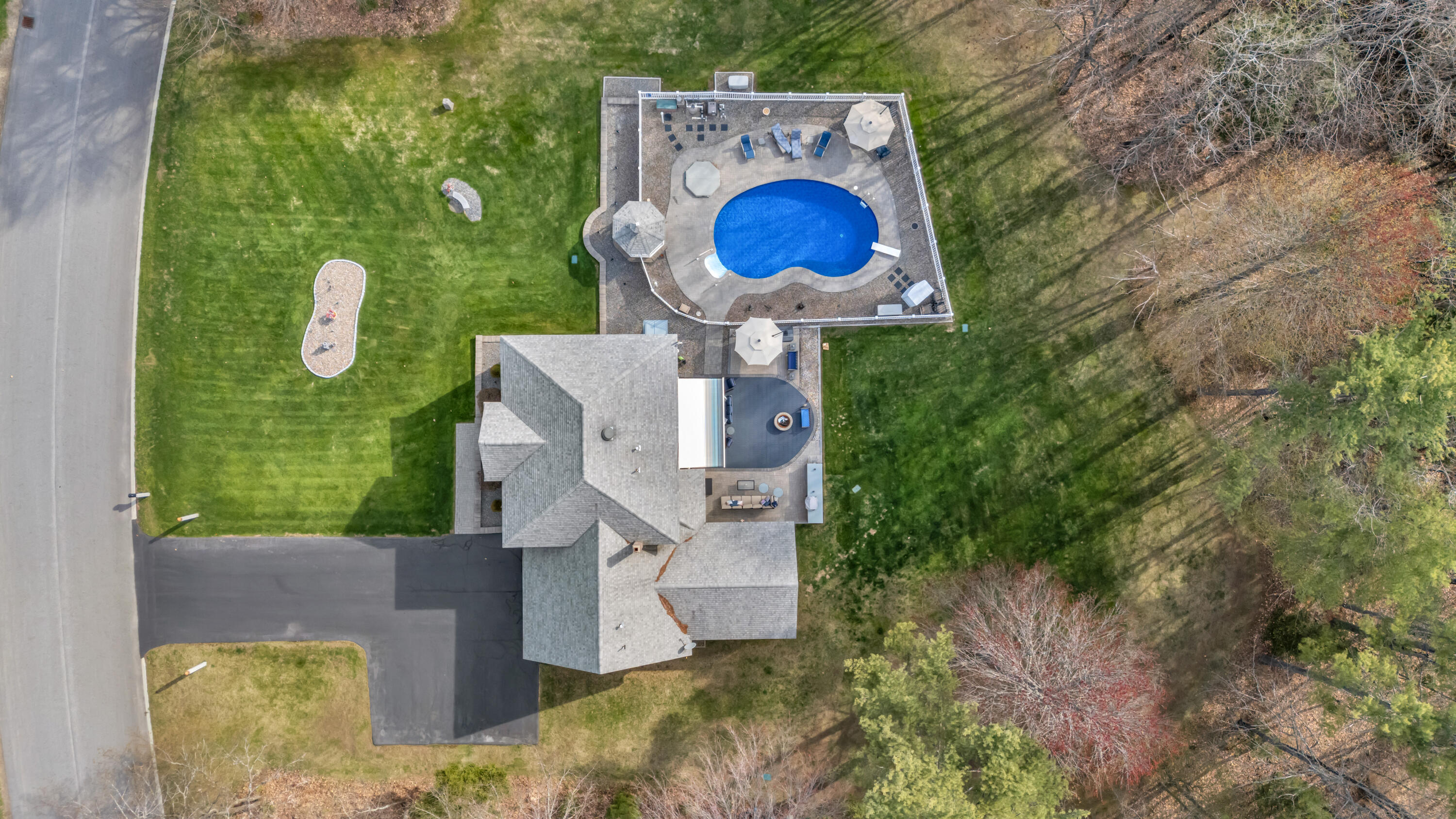 16 Caldwell Circle