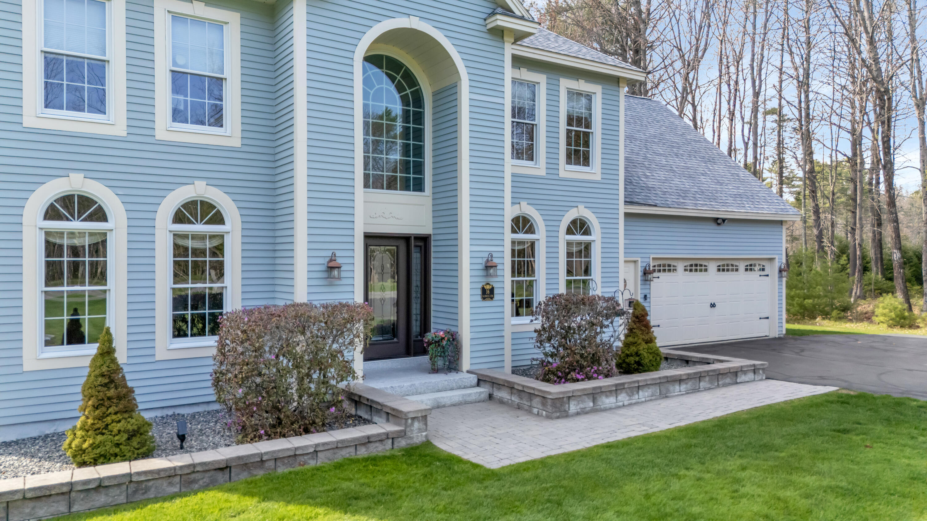 16 Caldwell Circle