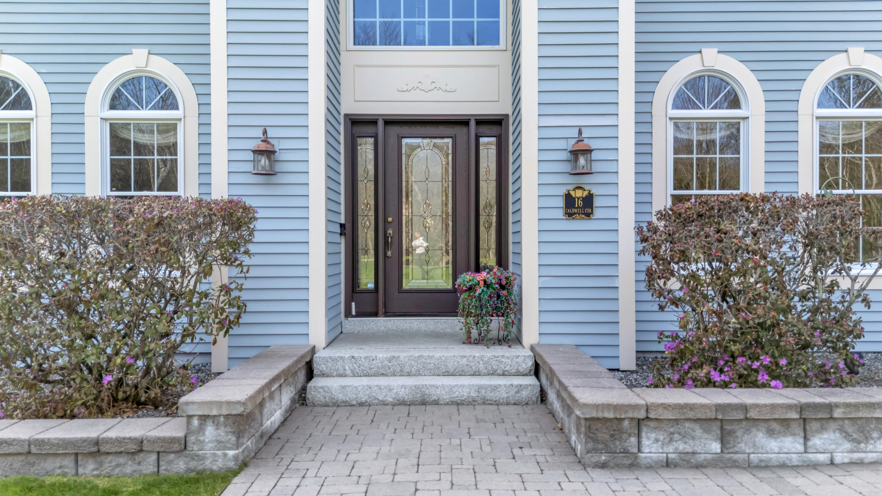 16 Caldwell Circle