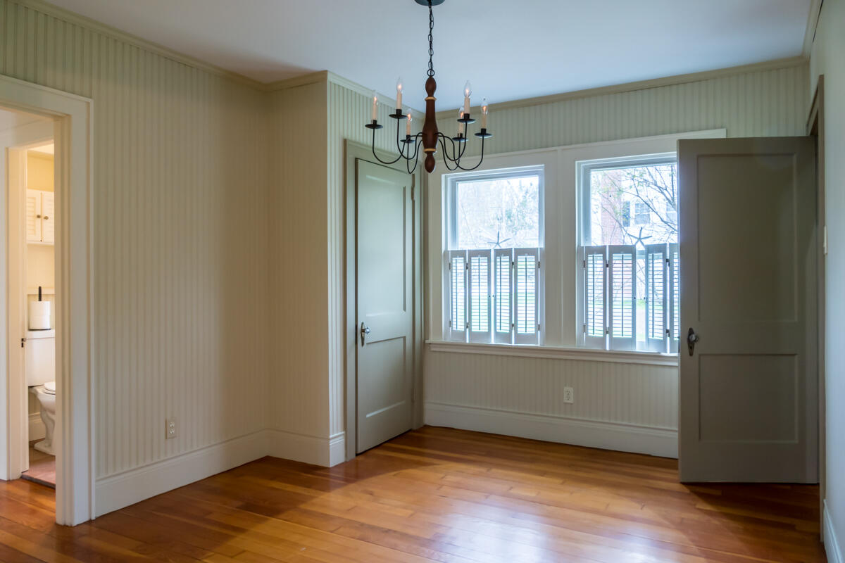 8 Oak Avenue