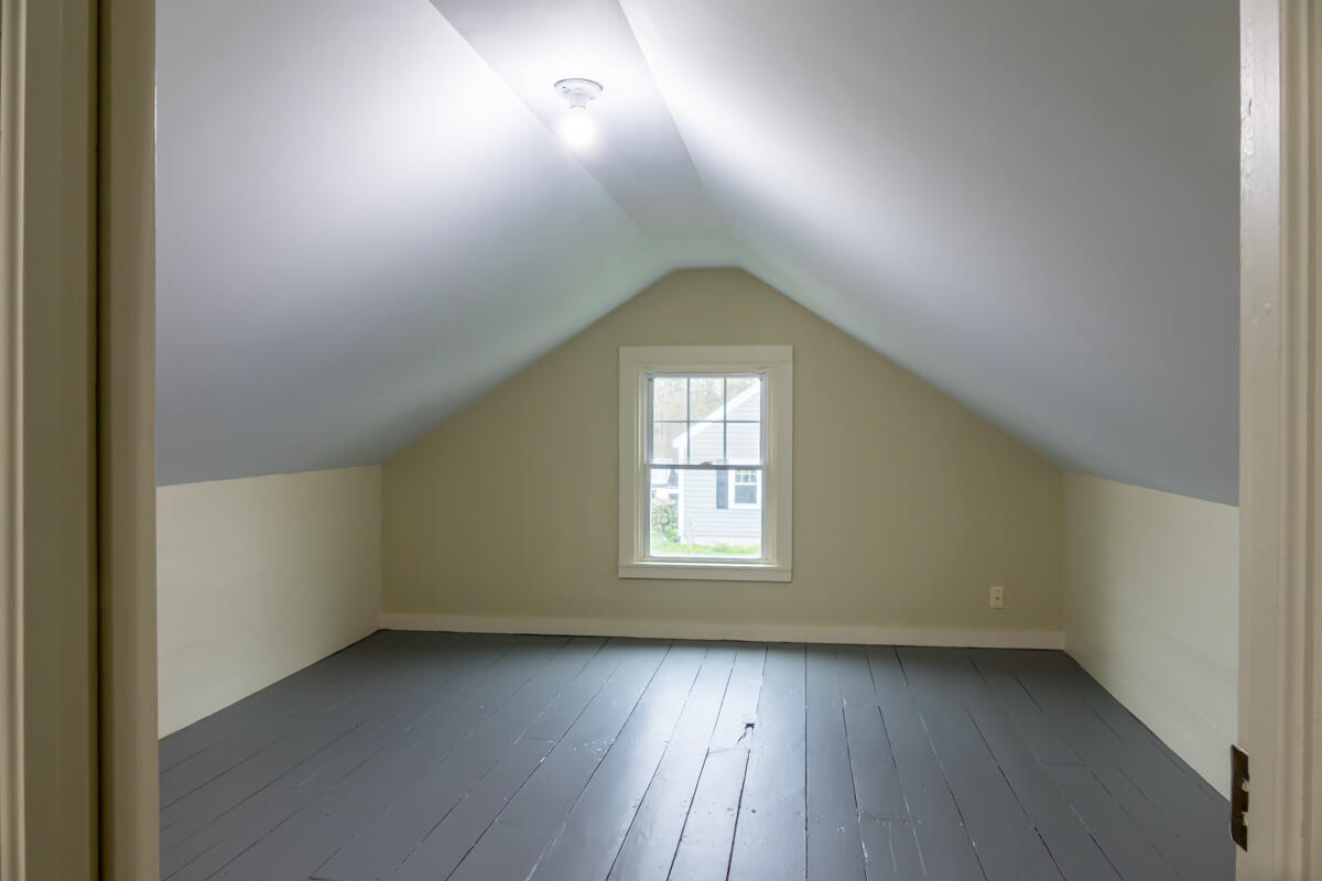 8 Oak Avenue