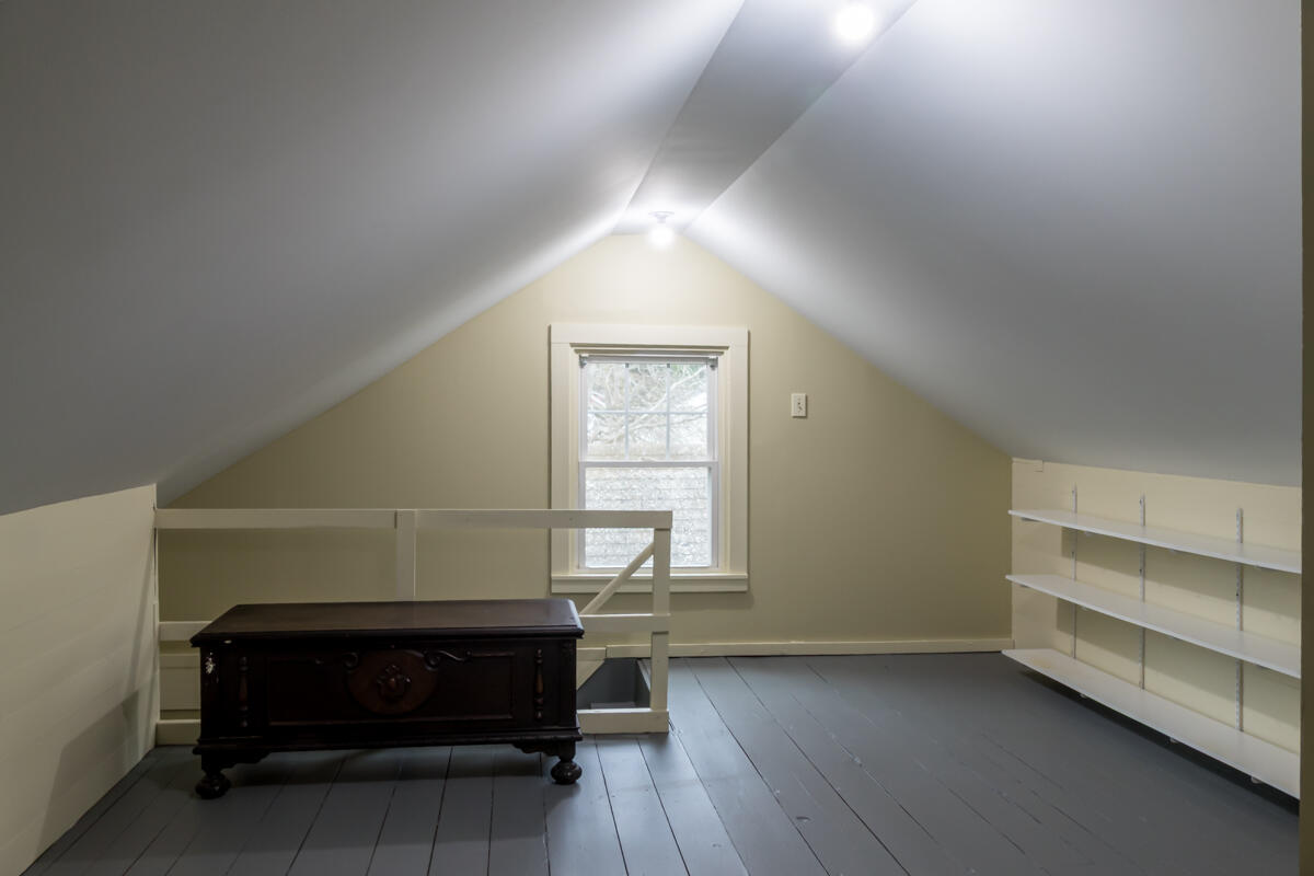 8 Oak Avenue