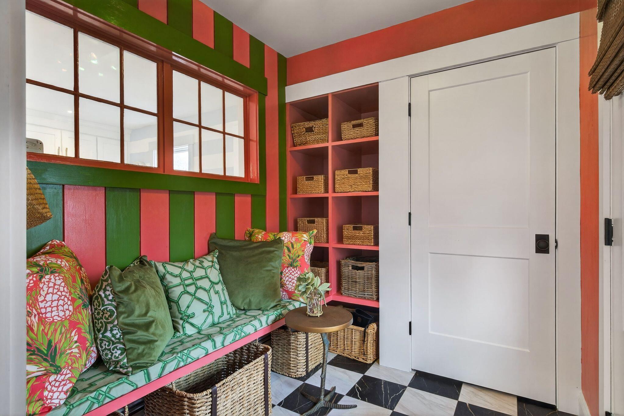 492 W Elm Street