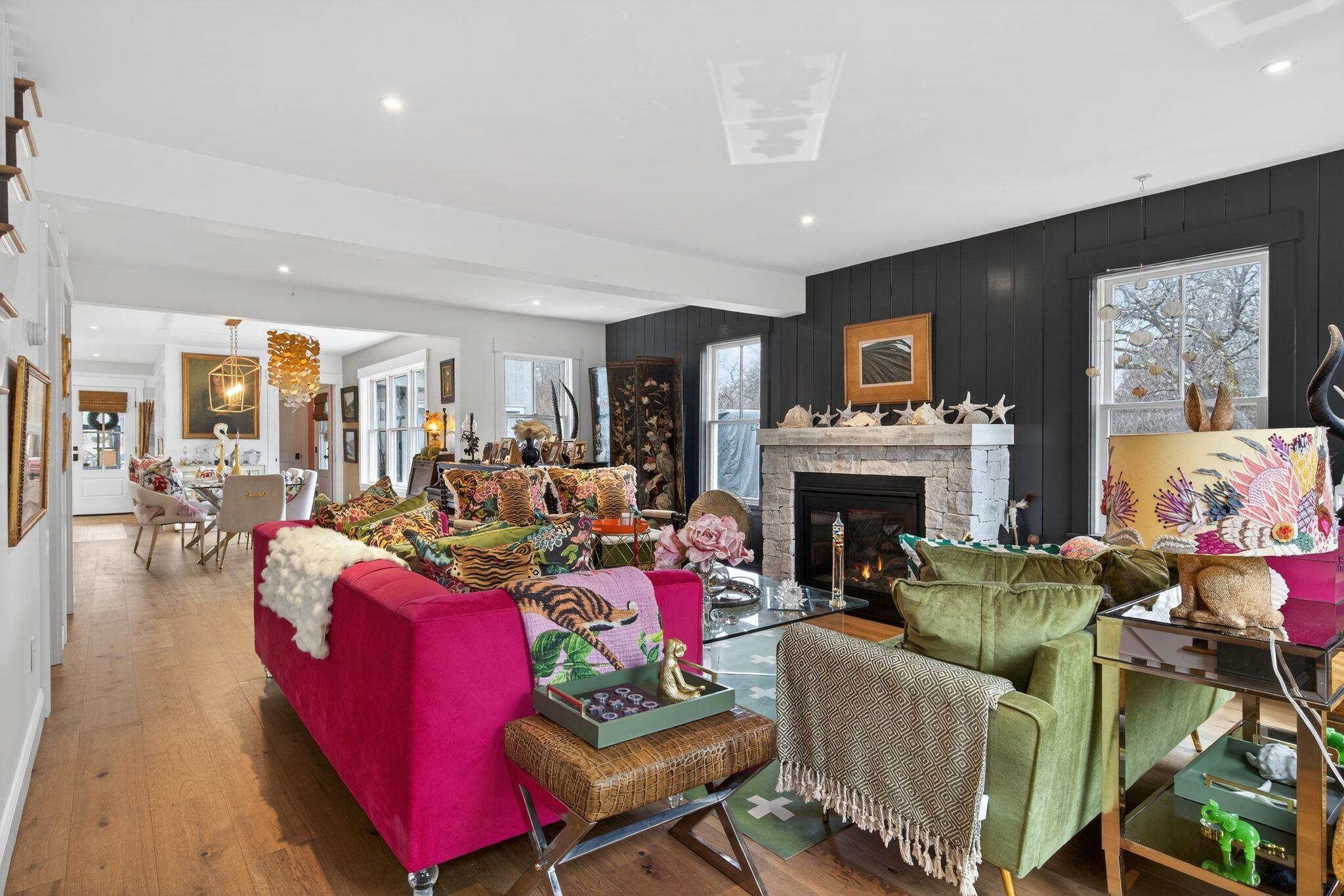 492 W Elm Street