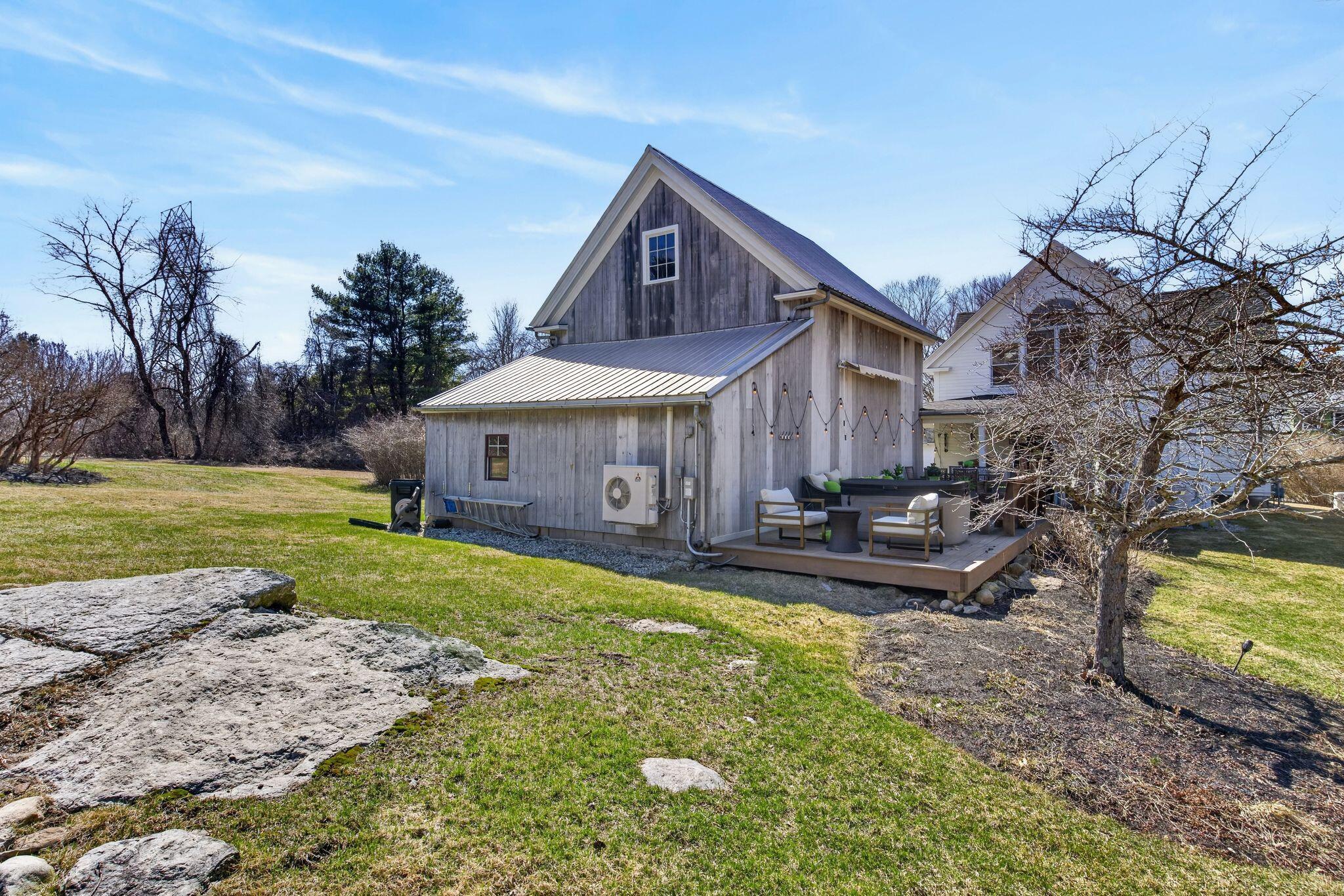 492 W Elm Street