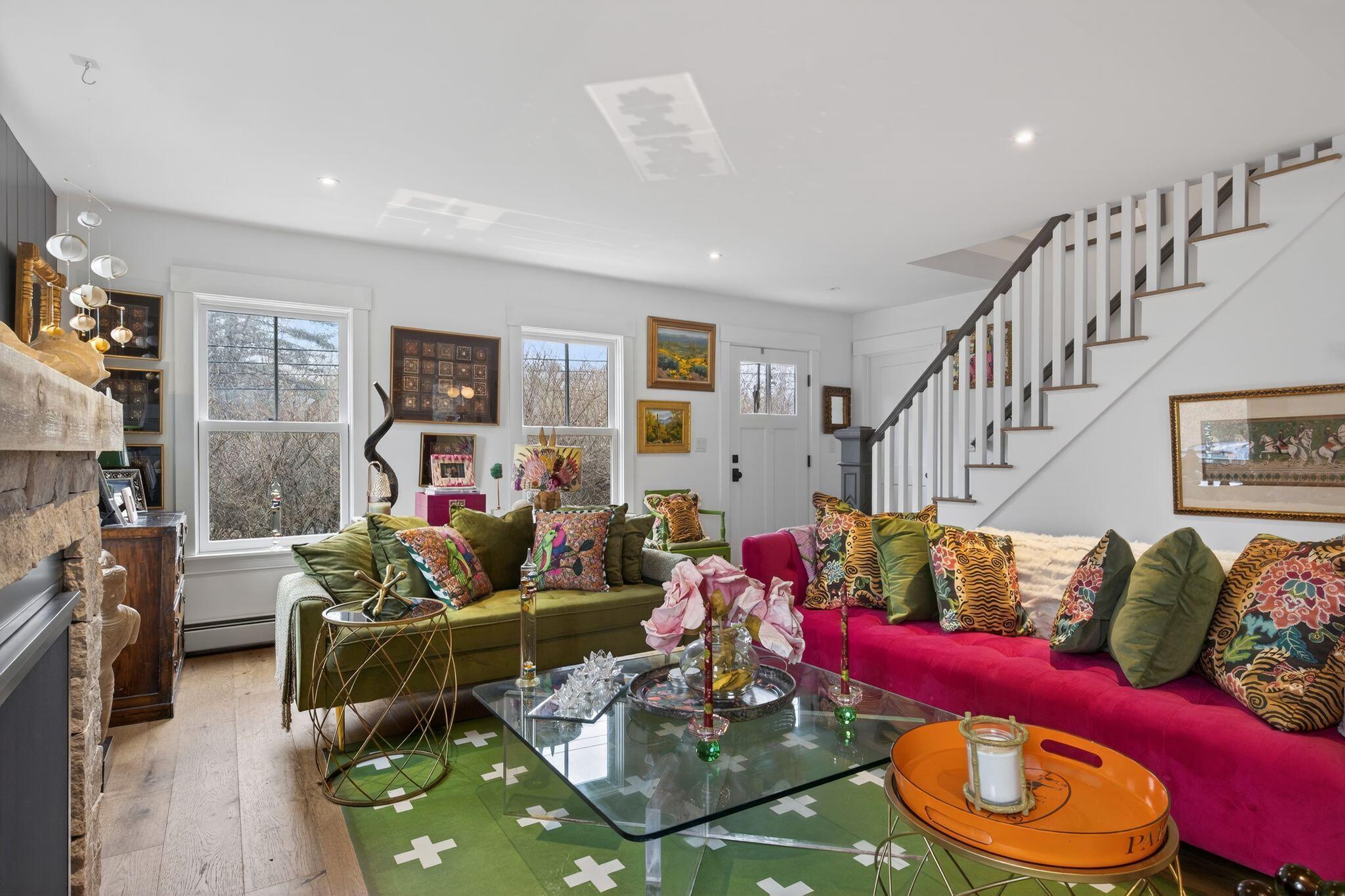 492 W Elm Street
