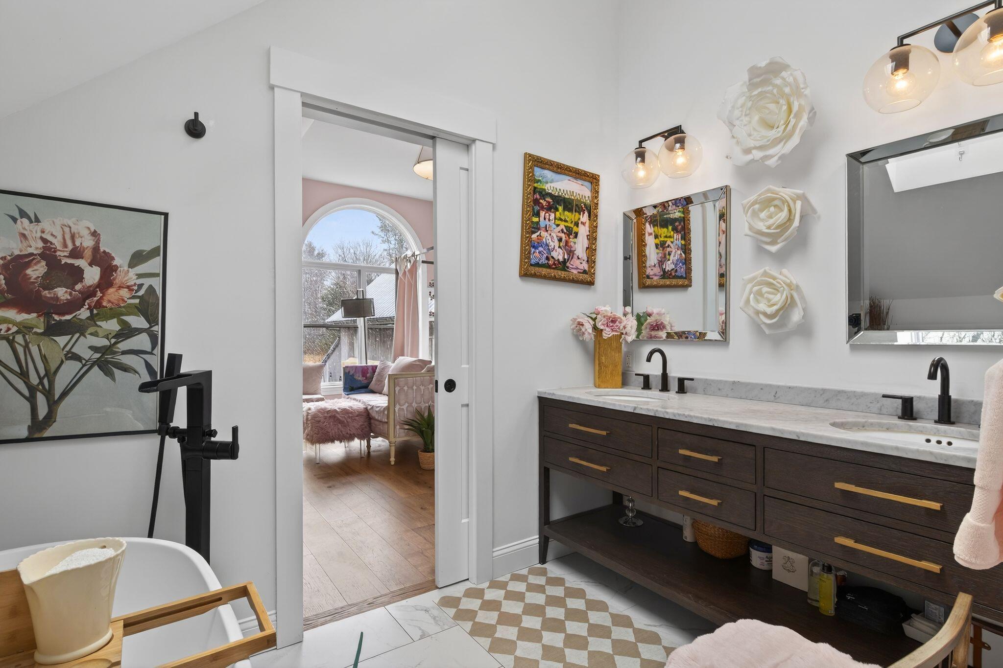 492 W Elm Street