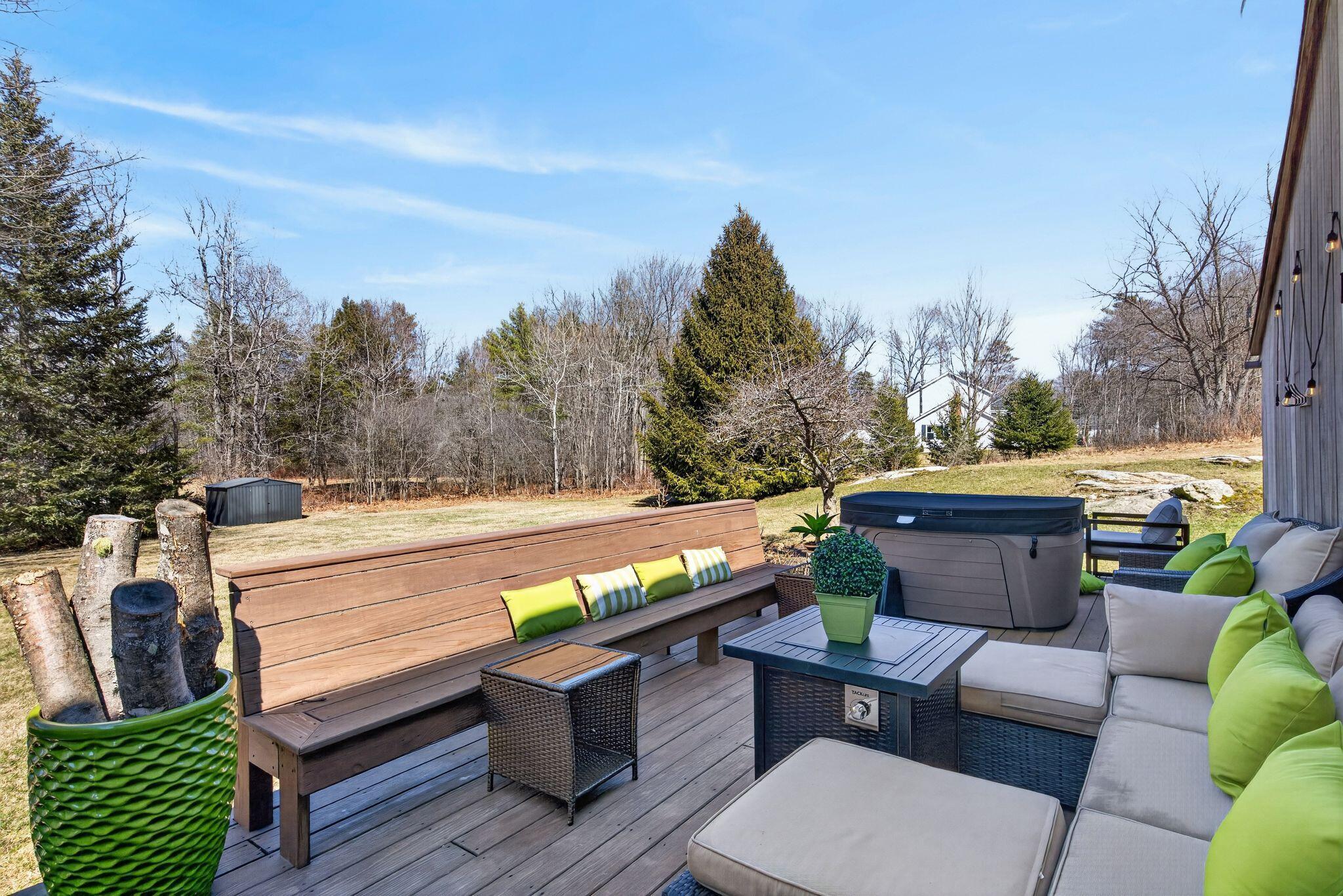 492 W Elm Street