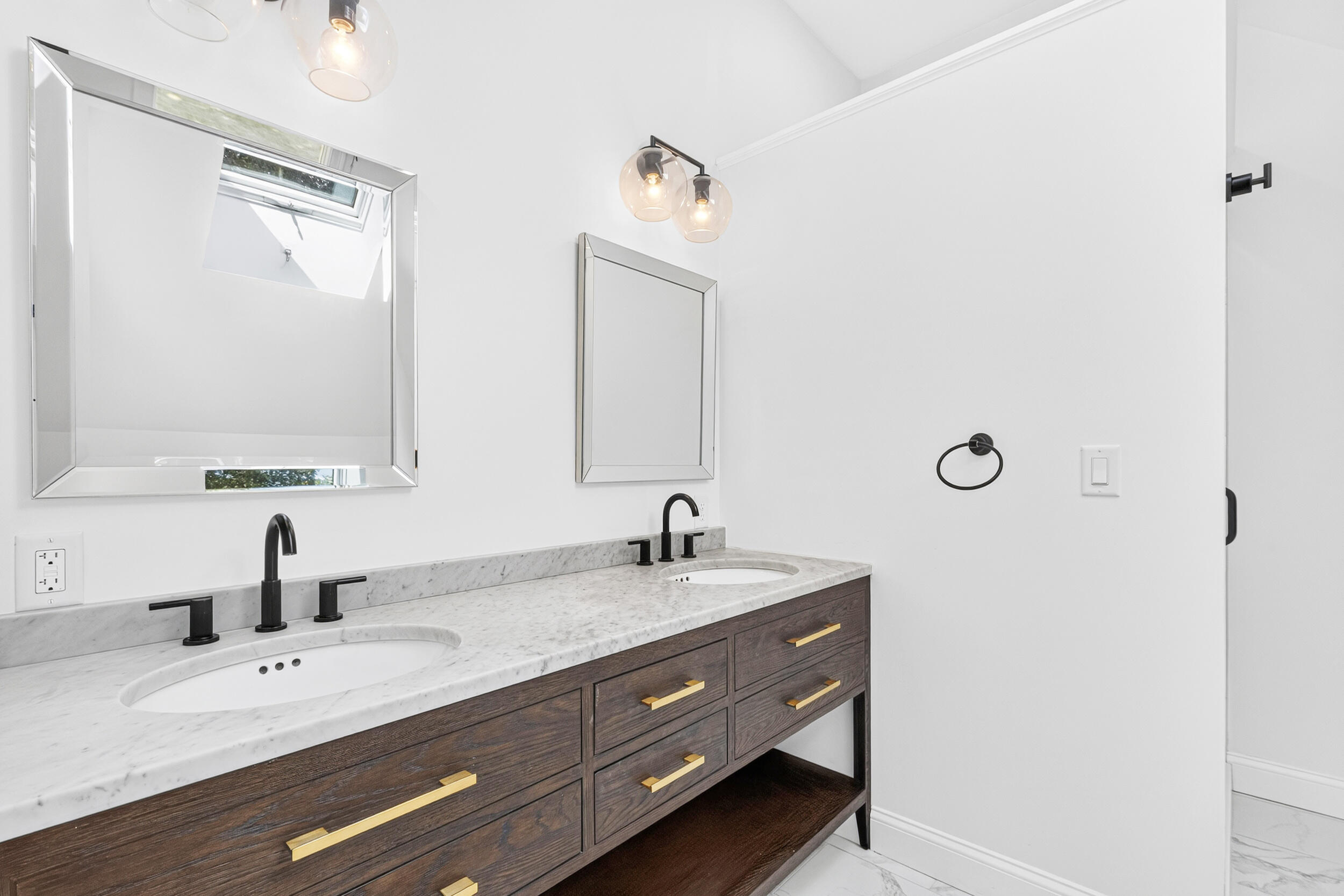492 W Elm Street