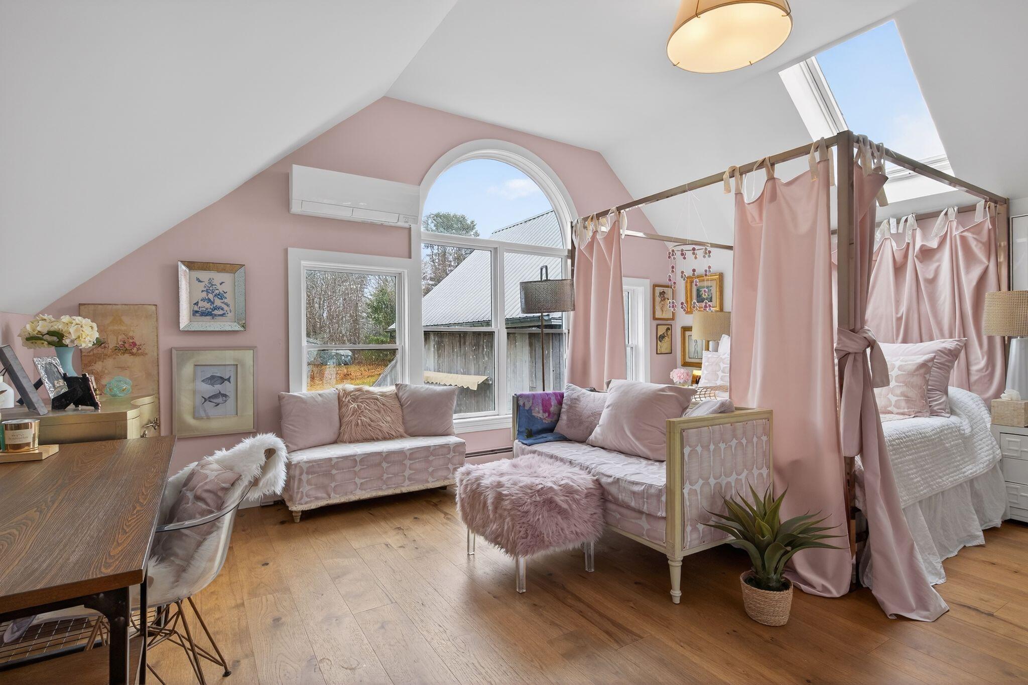 492 W Elm Street