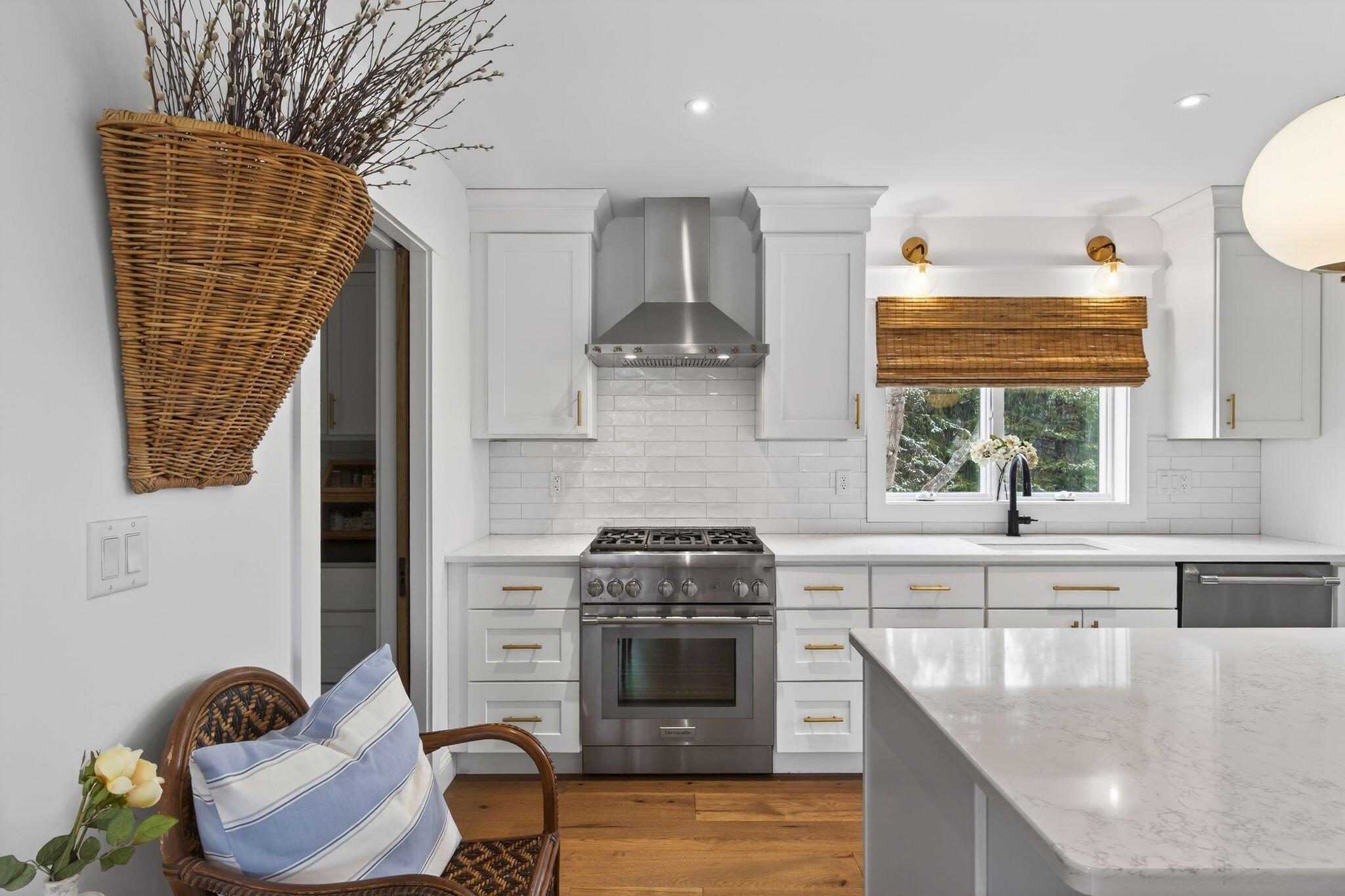 492 W Elm Street