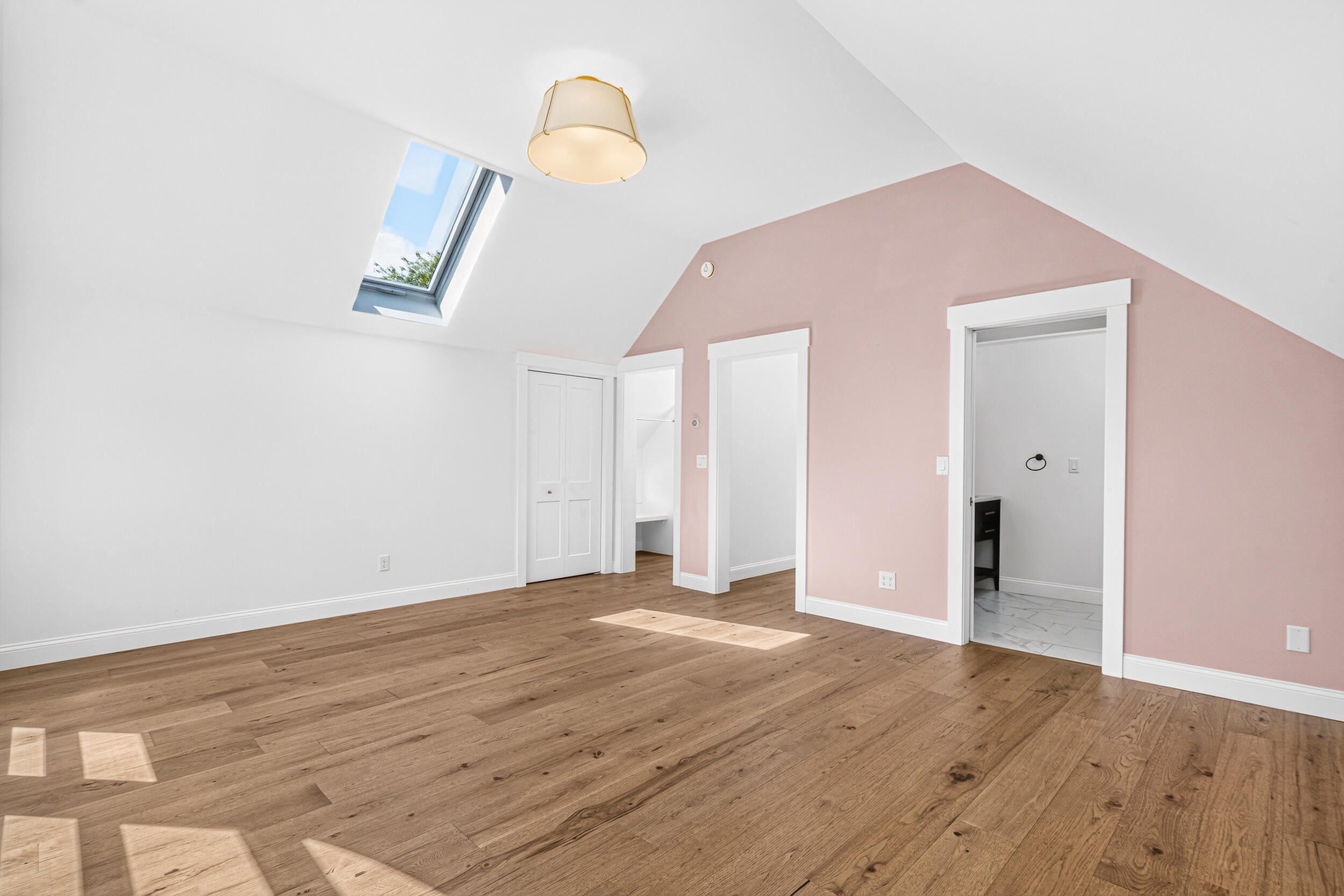 492 W Elm Street