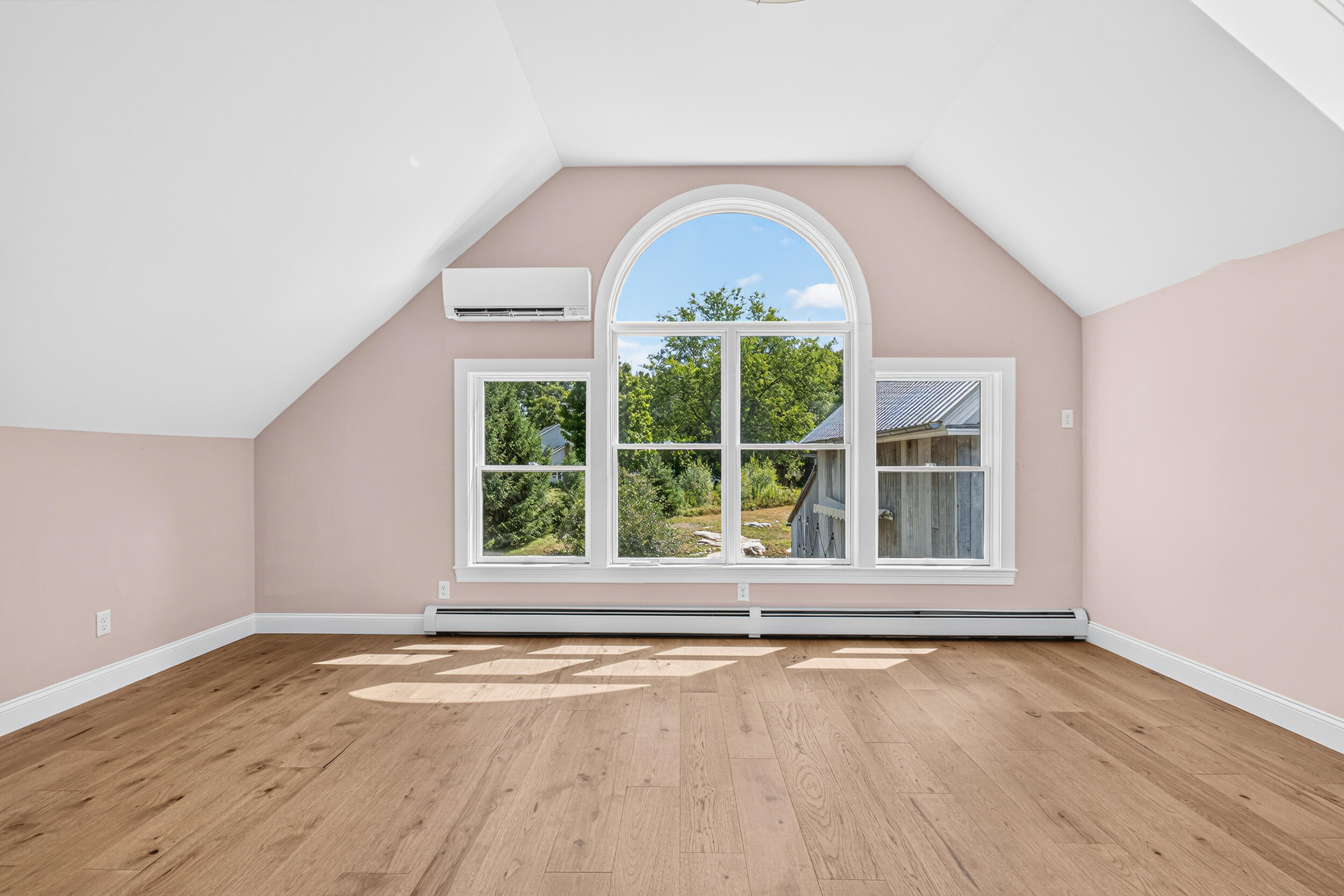492 W Elm Street