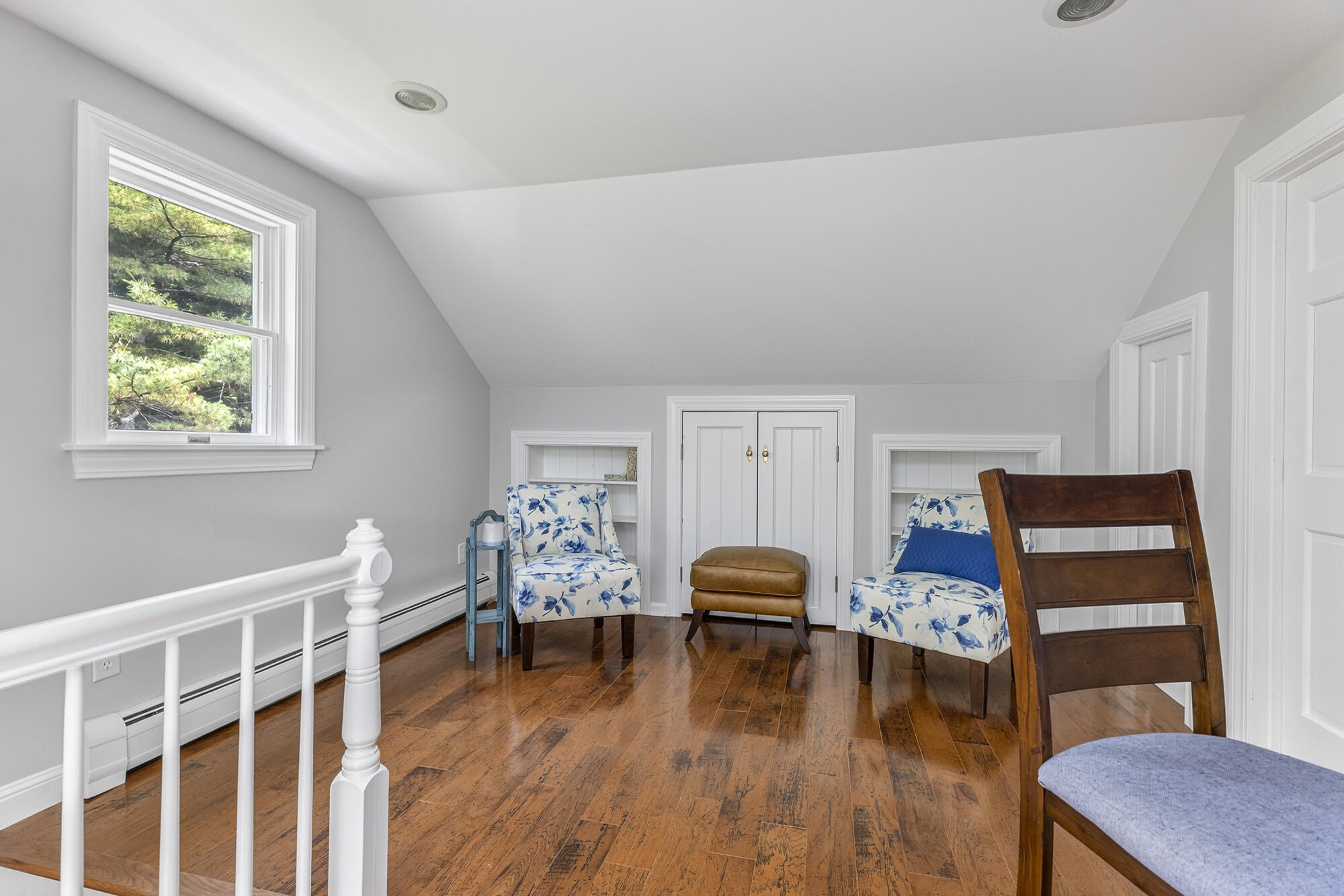 4 Ledge Road