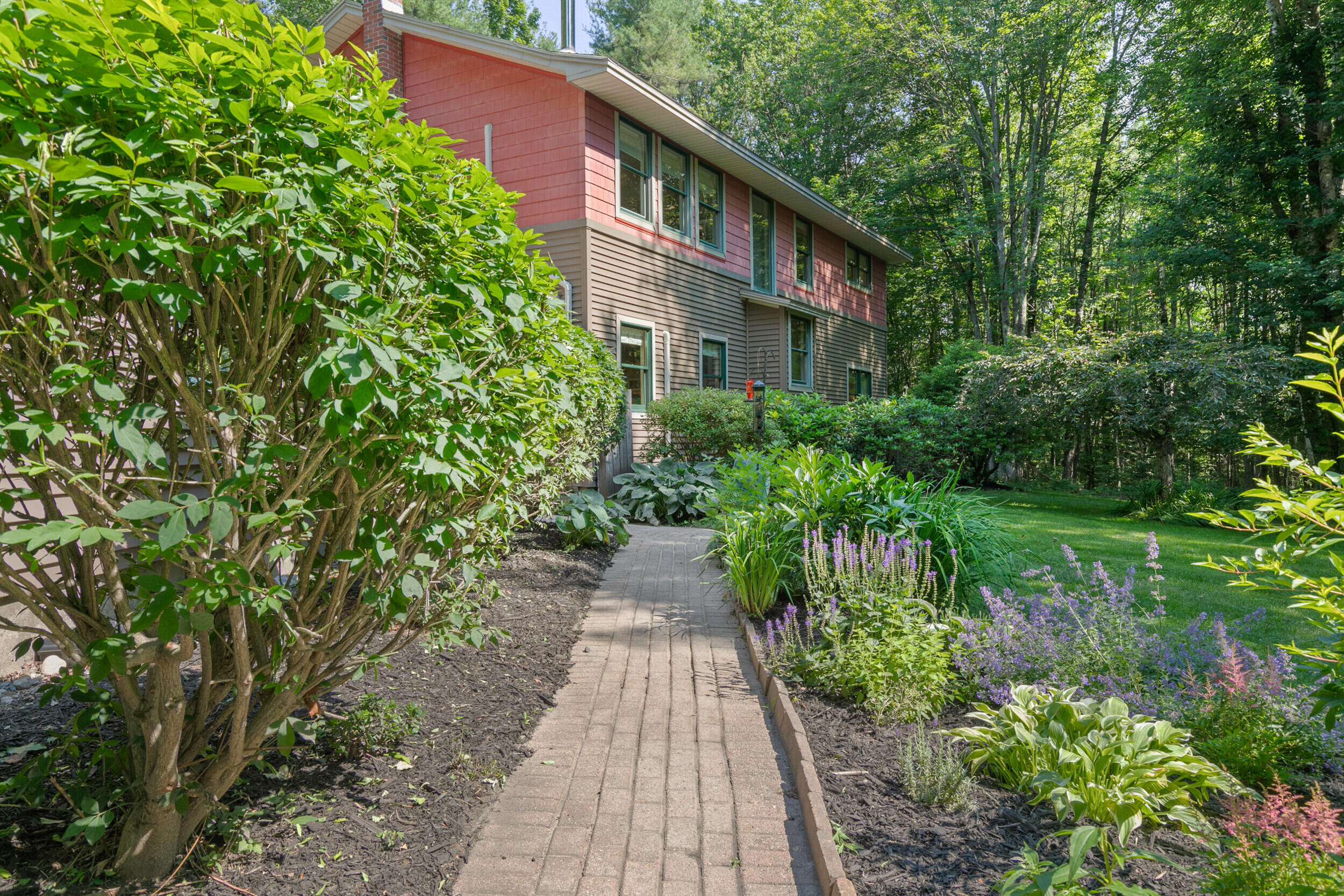 60 Ledgewood Drive