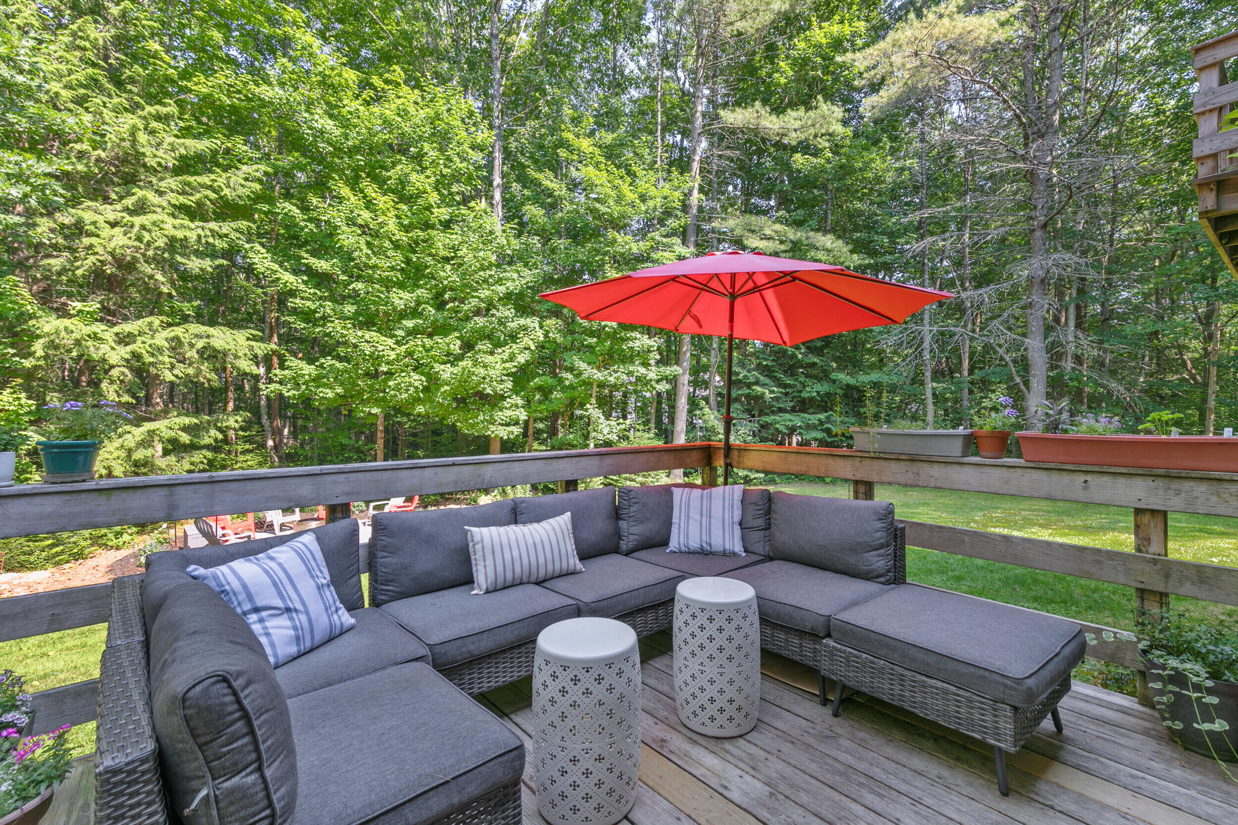 60 Ledgewood Drive