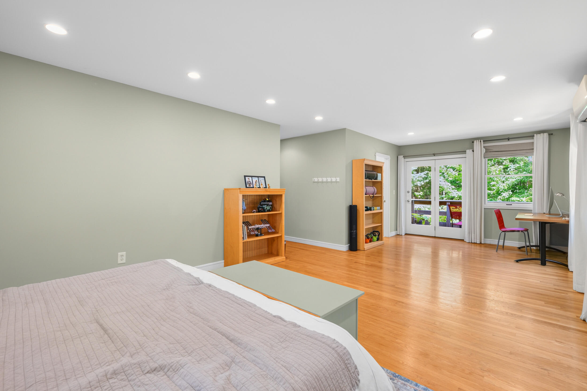 60 Ledgewood Drive