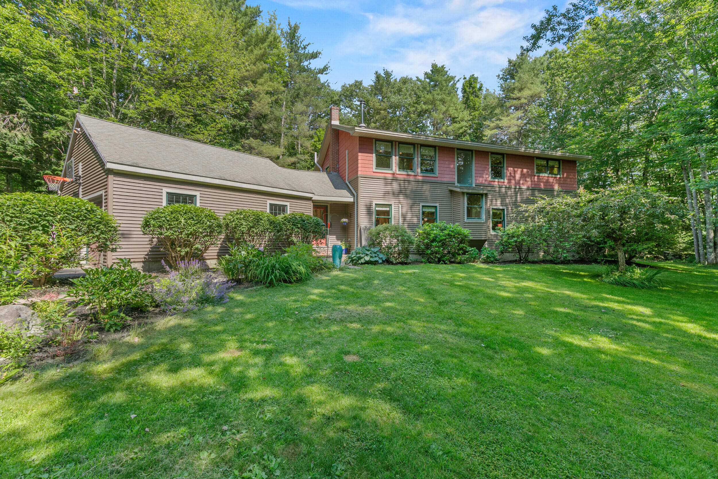 60 Ledgewood Drive