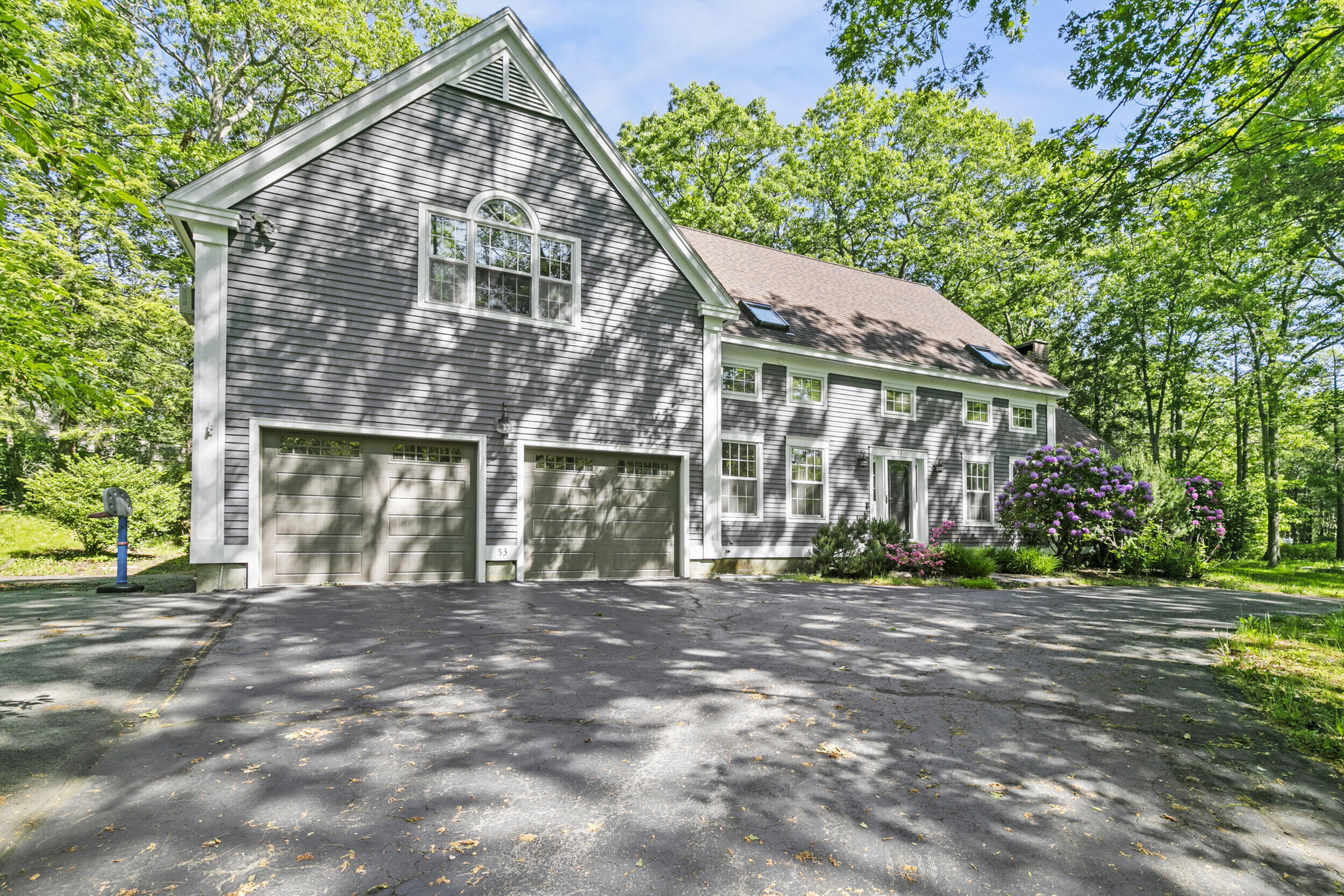 53 Stonegate Road