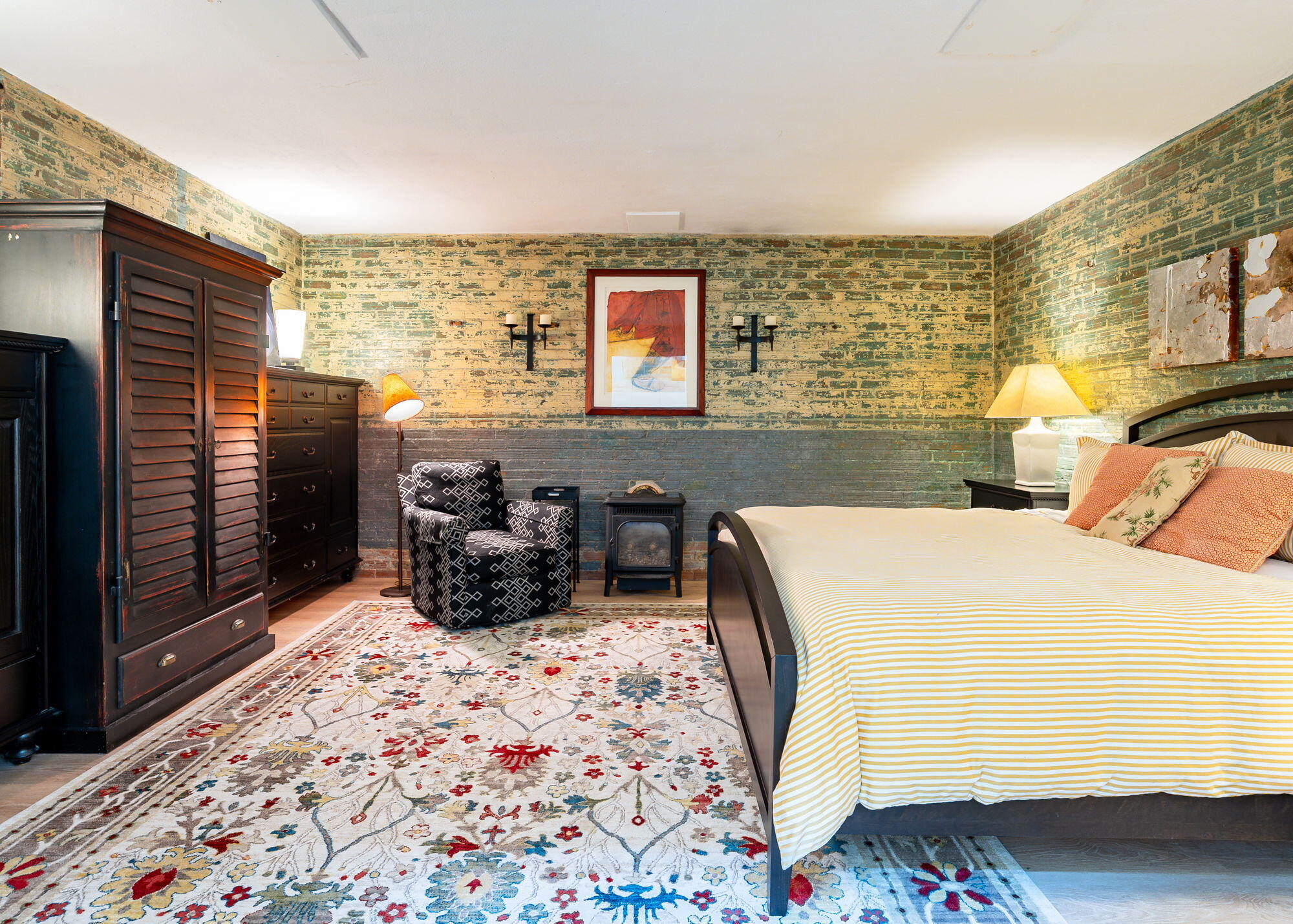 218 W West Shore Drive