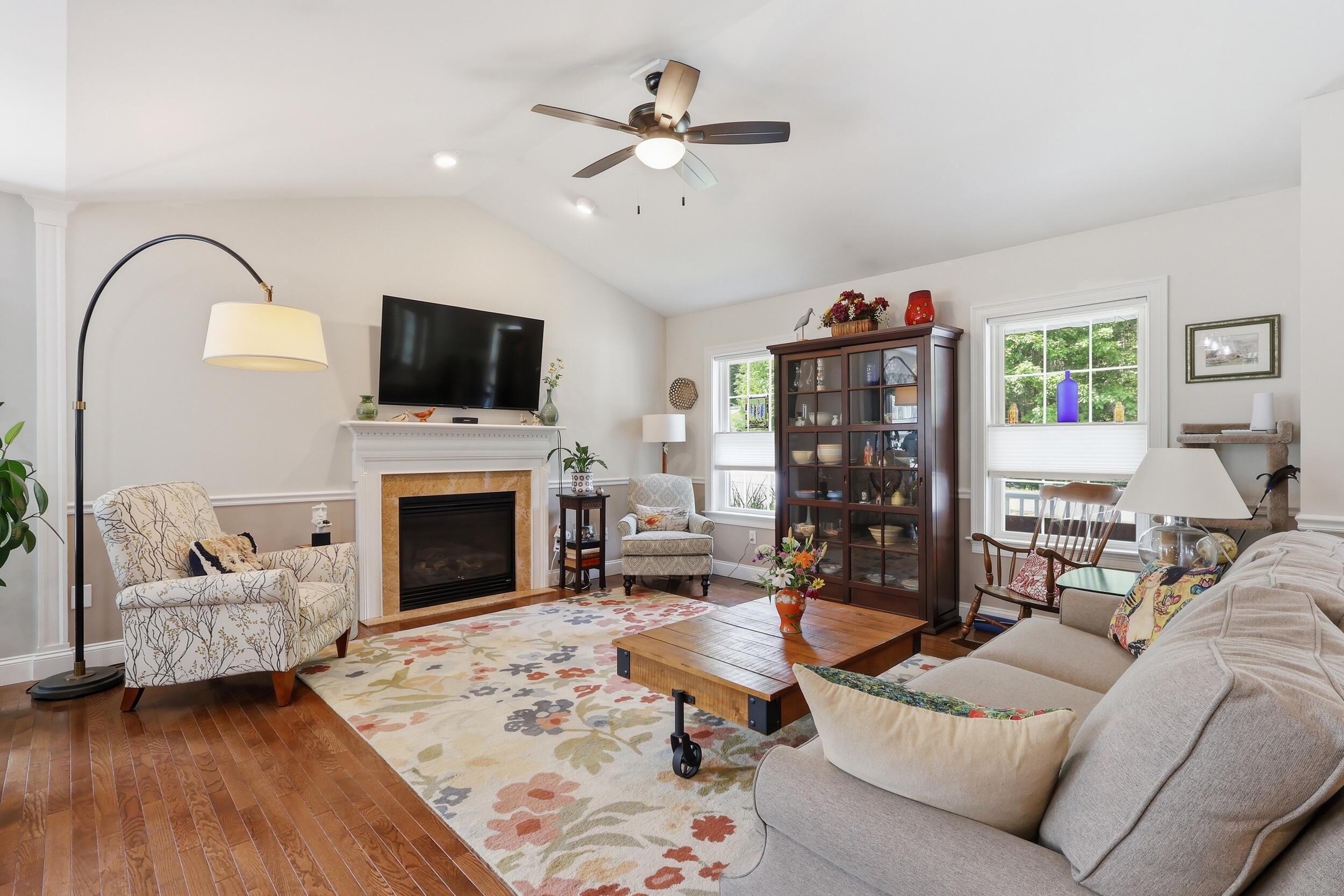 40 Carriage Lane 4