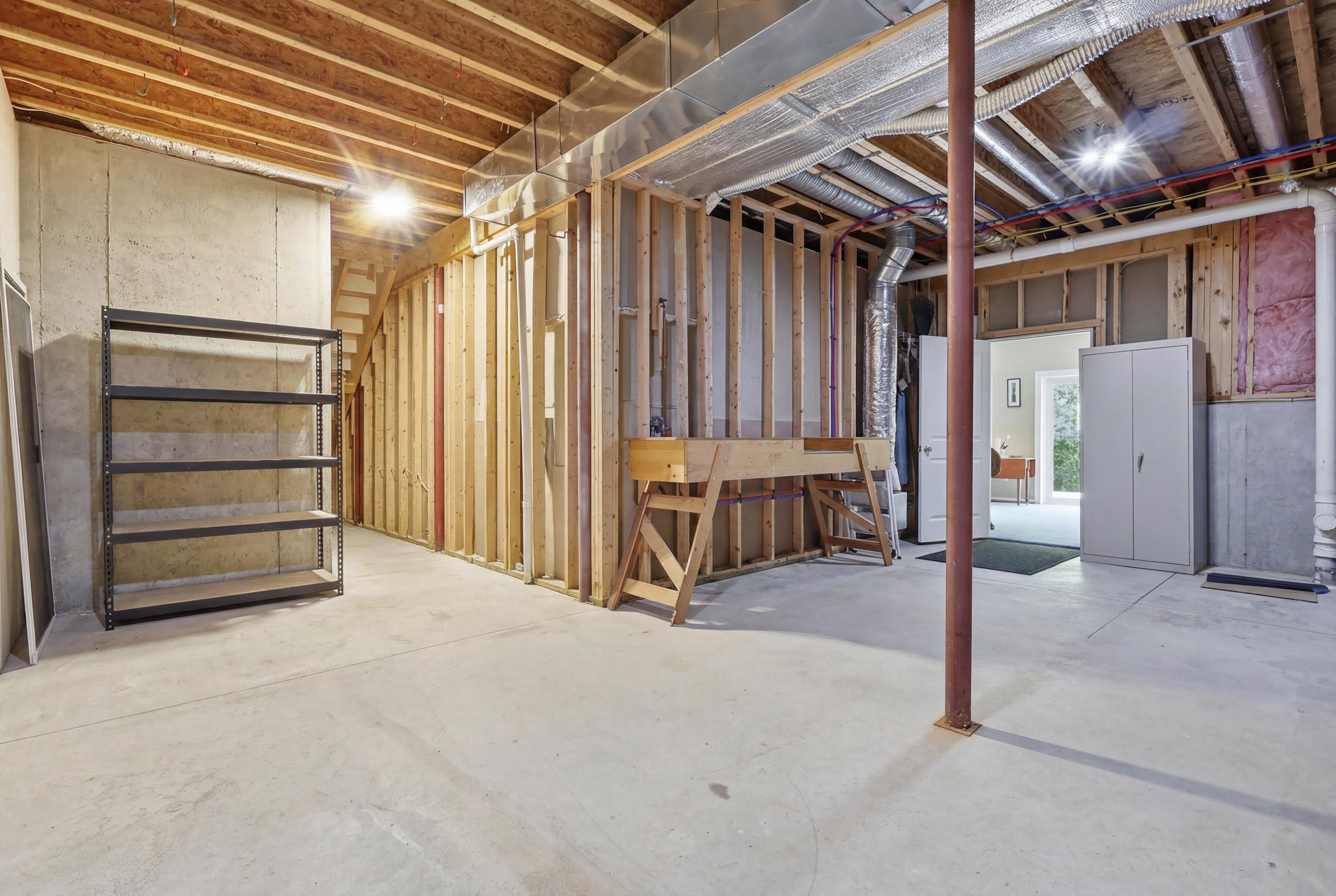 40 Carriage Lane 4