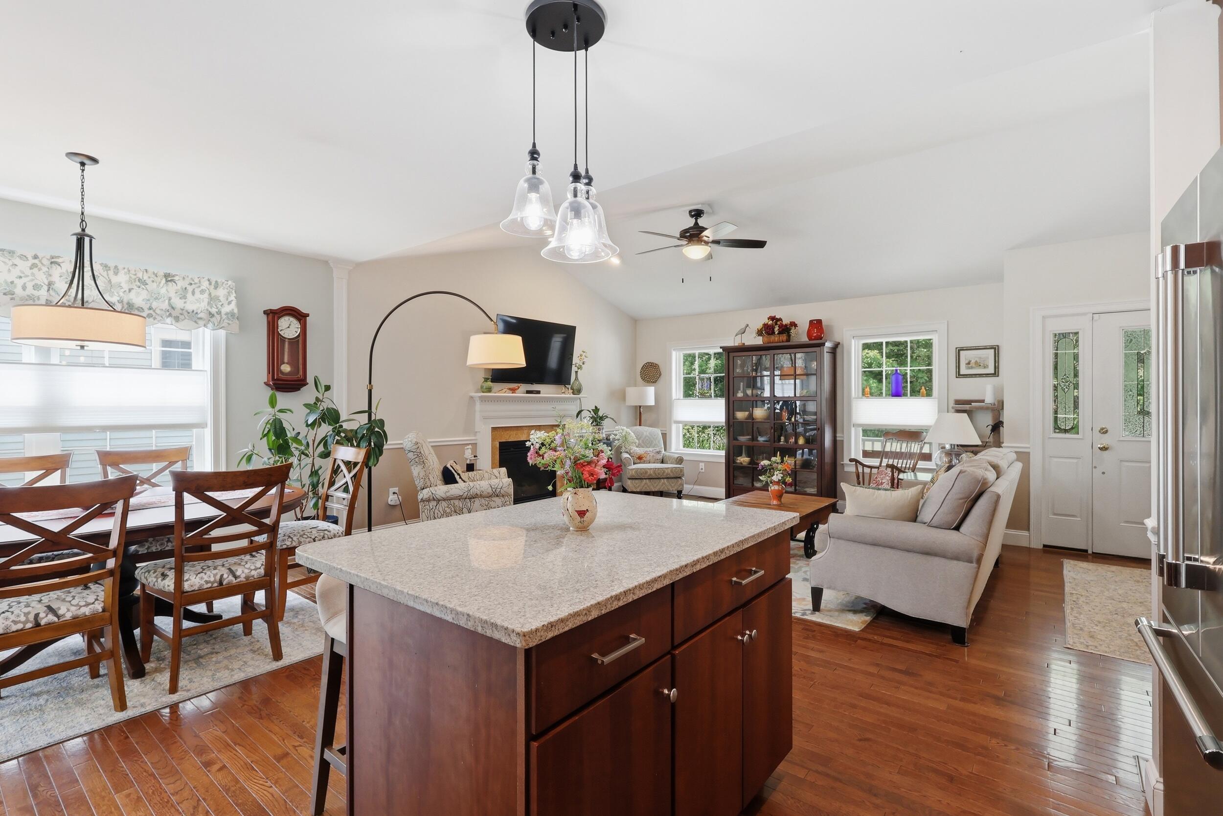 40 Carriage Lane 4
